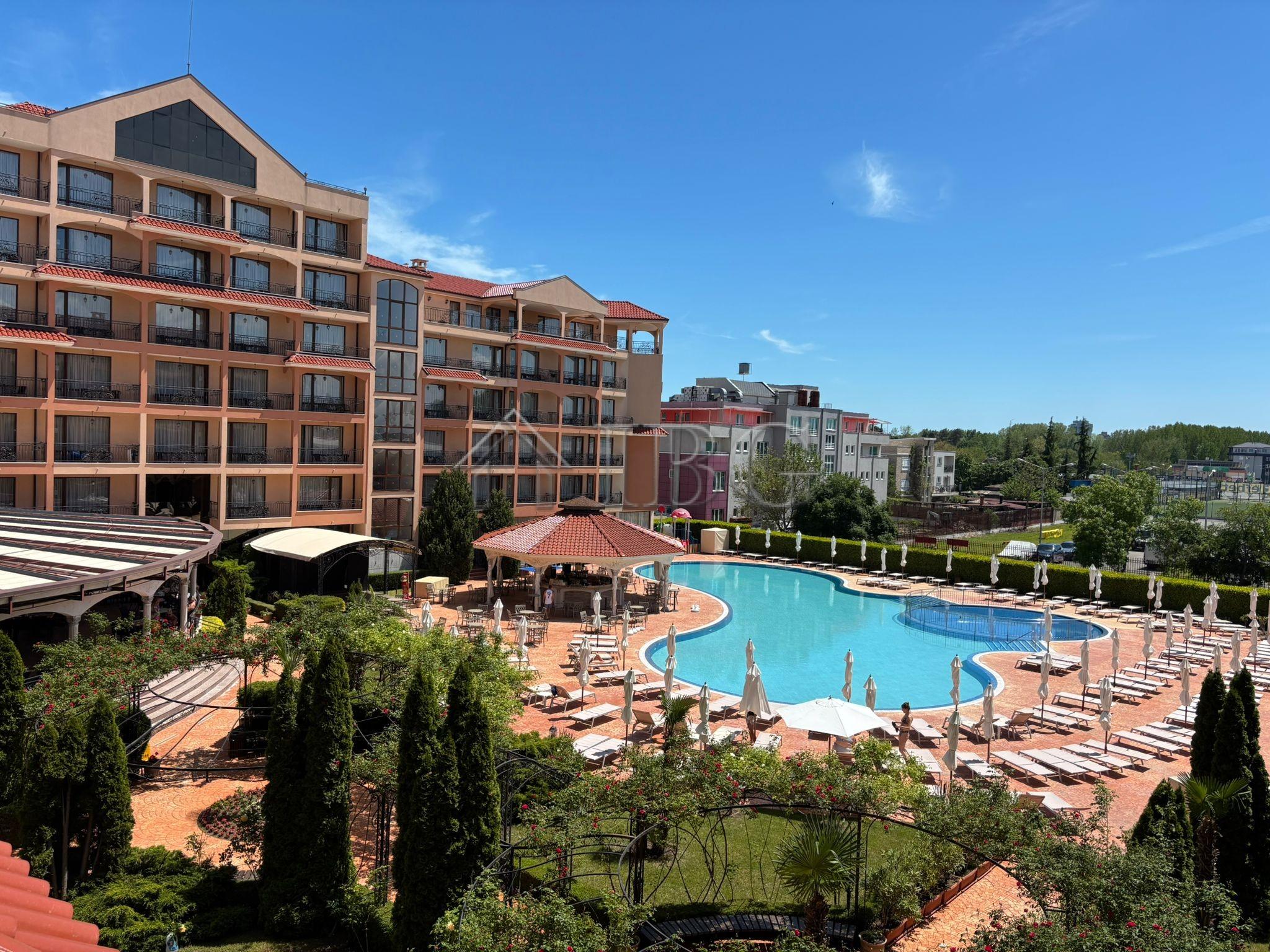 Spacious 1-Bedroom Apartment with Pool View Diamant Residence, Sunny Beach — Sunny Beach