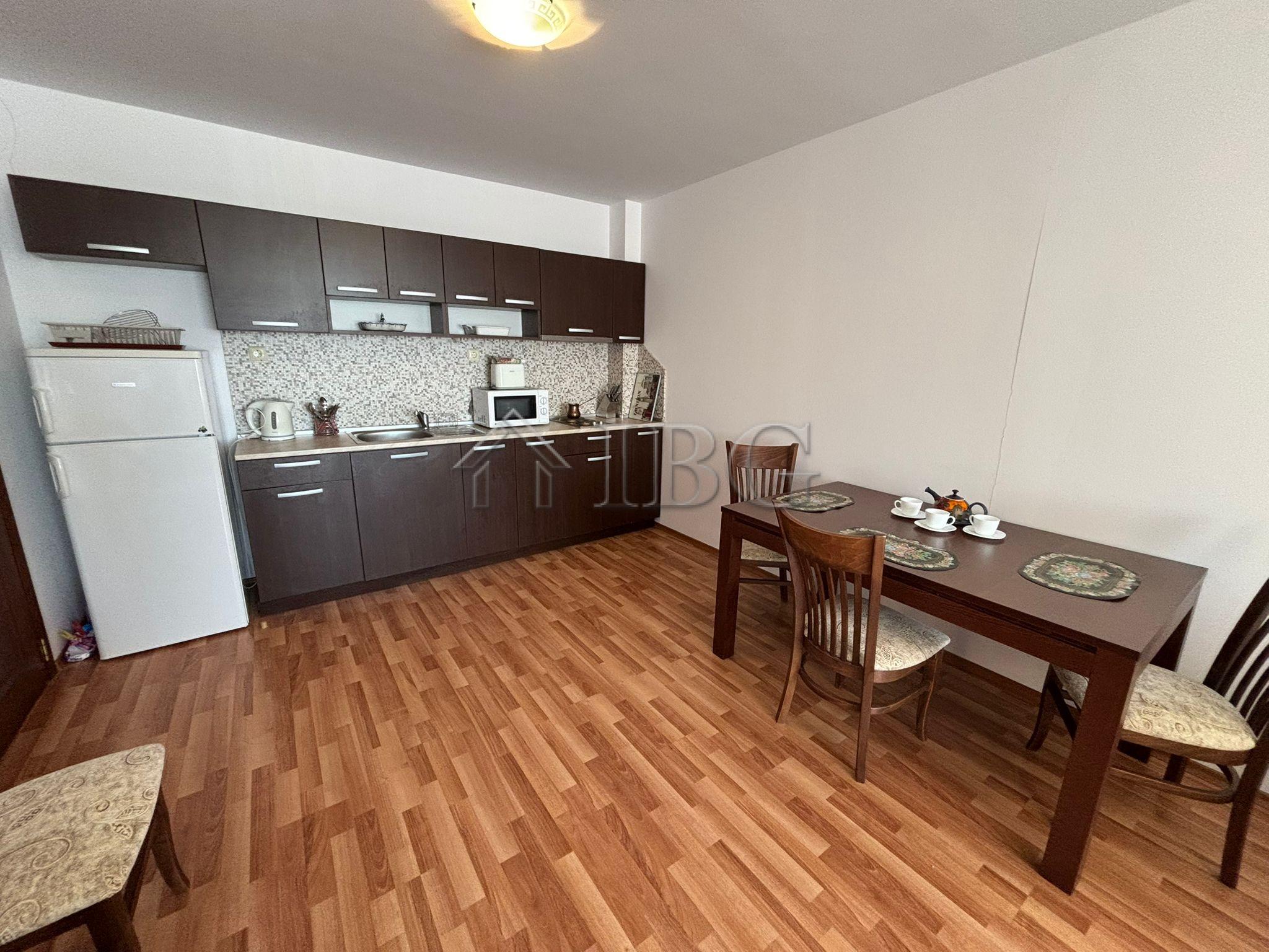Spacious 1-Bedroom Apartment with Pool View Diamant Residence, Sunny Beach — photo 12 of 25