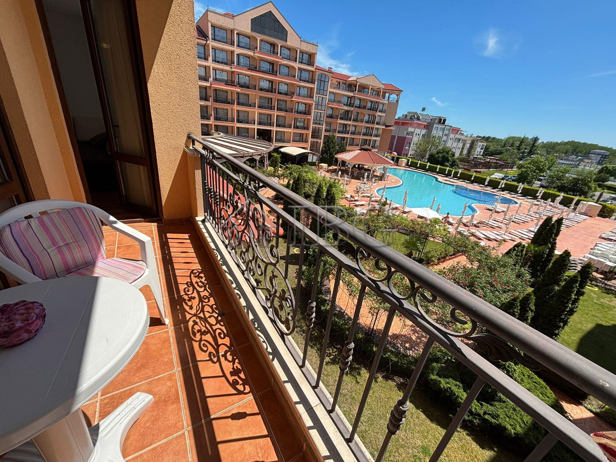 Spacious 1-Bedroom Apartment with Pool View Diamant Residence, Sunny Beach — photo 7 of 25