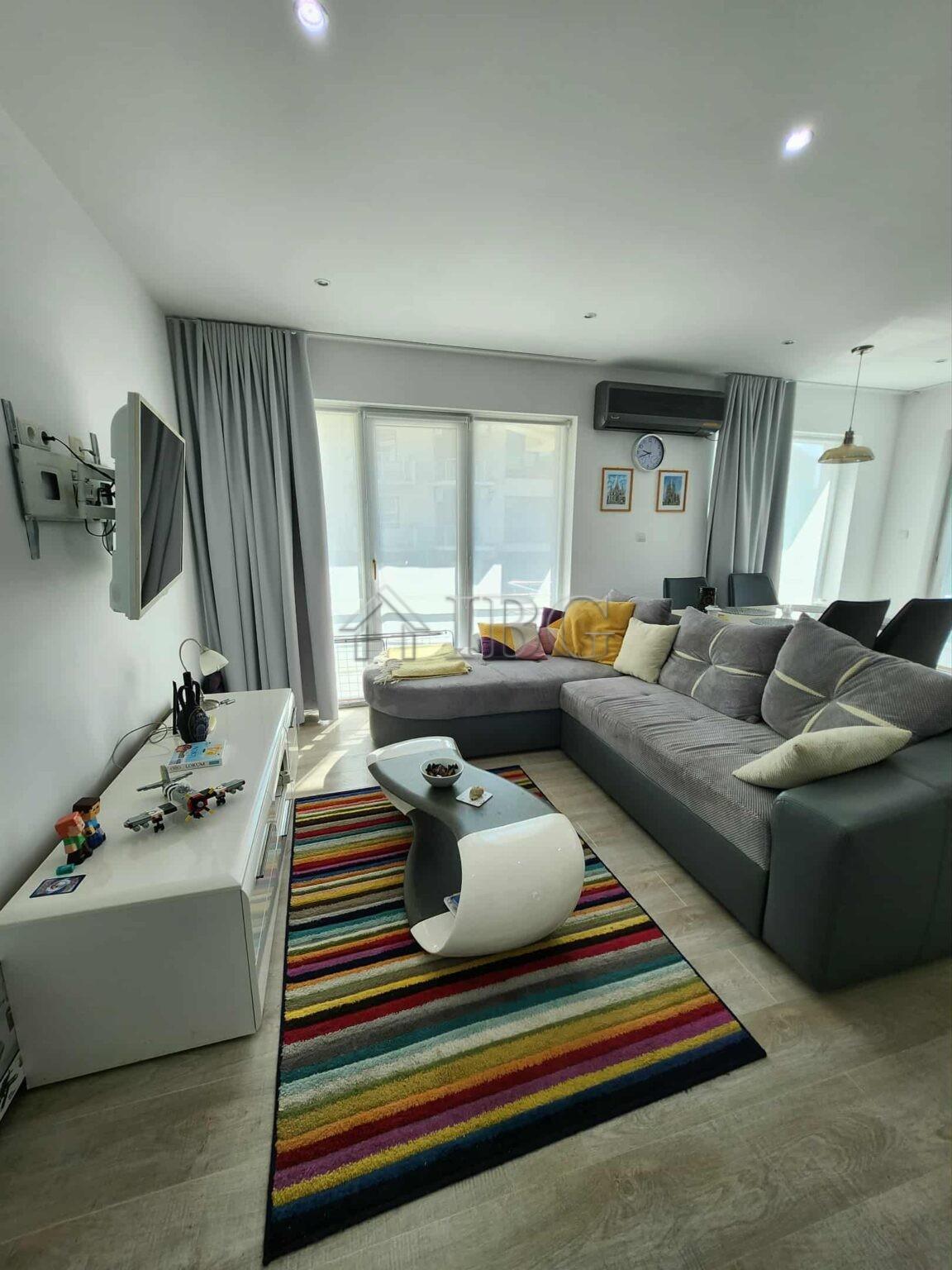 Renovated 2-Bedroom Apartment with Pool View in Sea Dreams, Sveti Vlas — photo 6 of 24