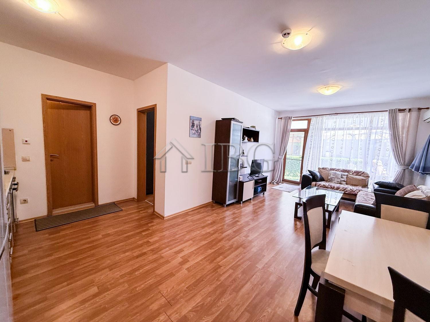 Spacious 1-Bedroom Apartment with Private Garden The Vineyards Resort, Aheloy — photo 5