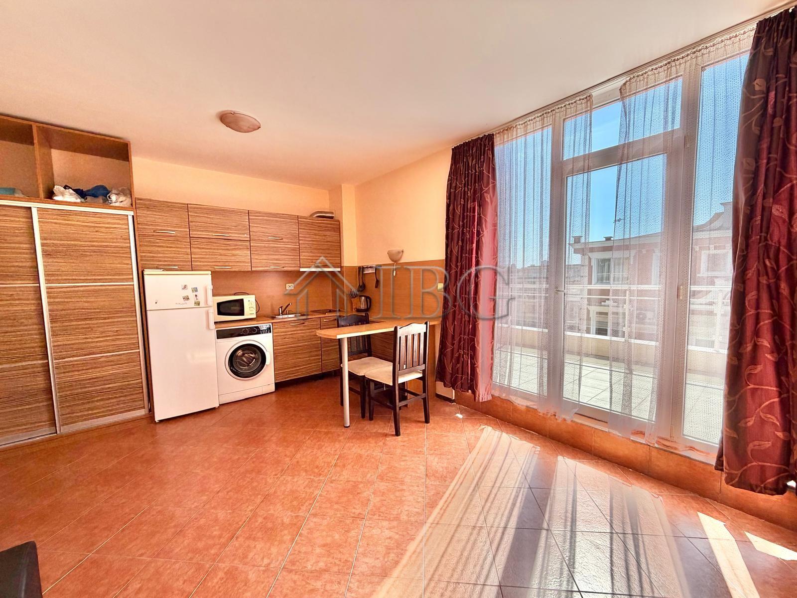 Spacious 1-Bedroom Apartment with Large Terrace Balkan Breeze 2, Sunny Beach — photo 2