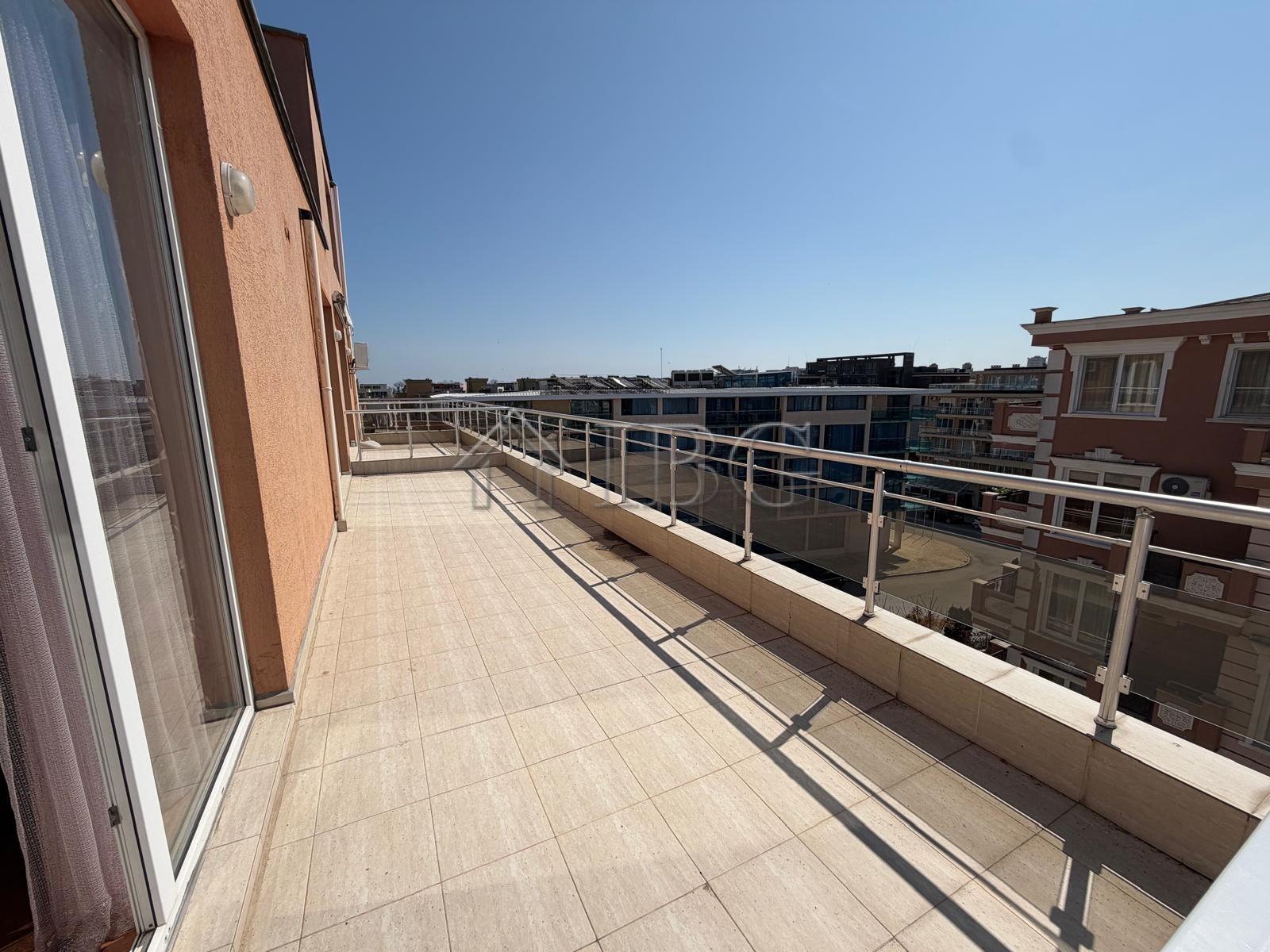Spacious 1-Bedroom Apartment with Large Terrace Balkan Breeze 2, Sunny Beach — photo 3