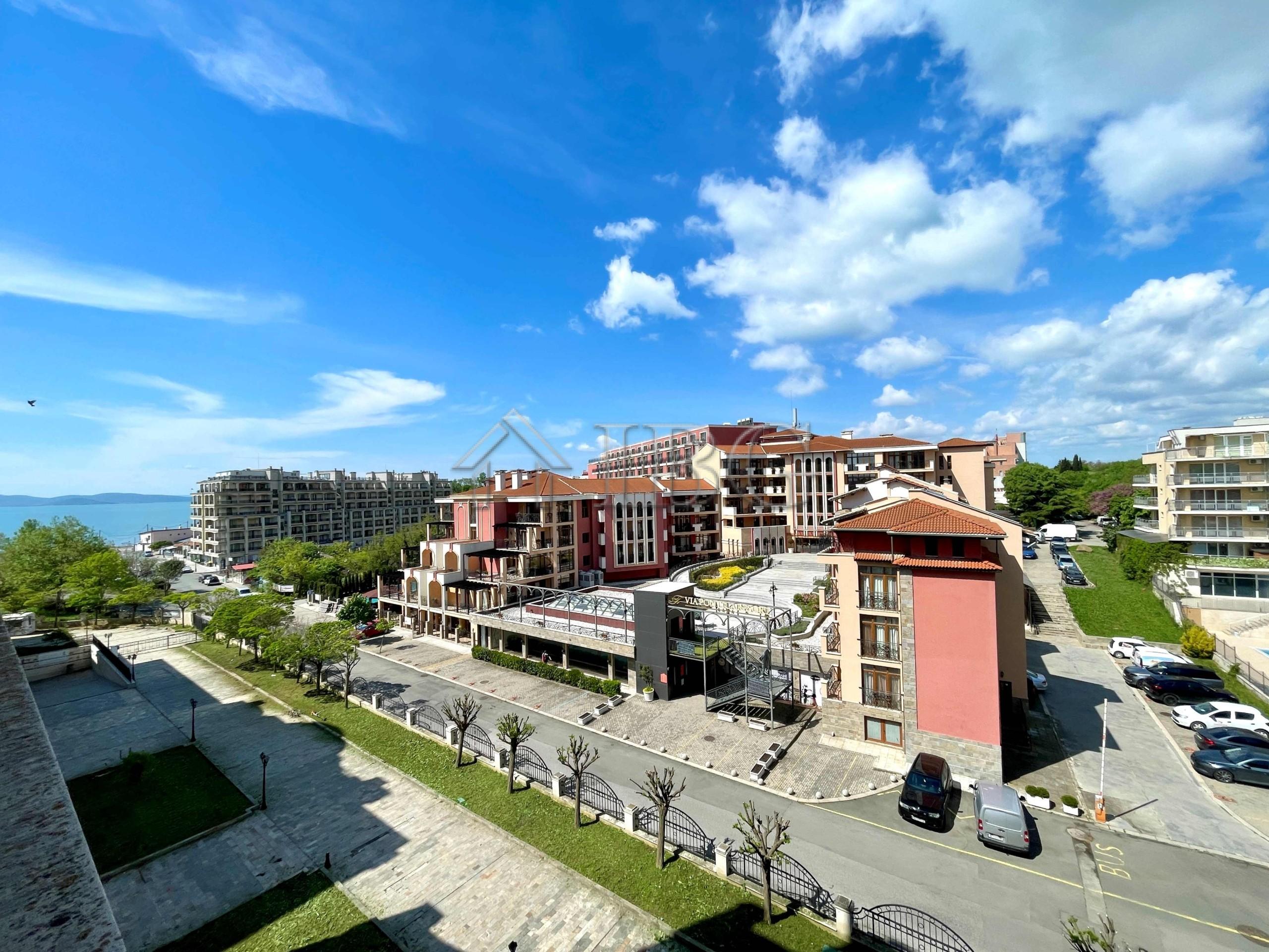 Spacious 1-Bedroom Apartment with Sea View Sunset Resort, Pomorie — photo 6 of 14