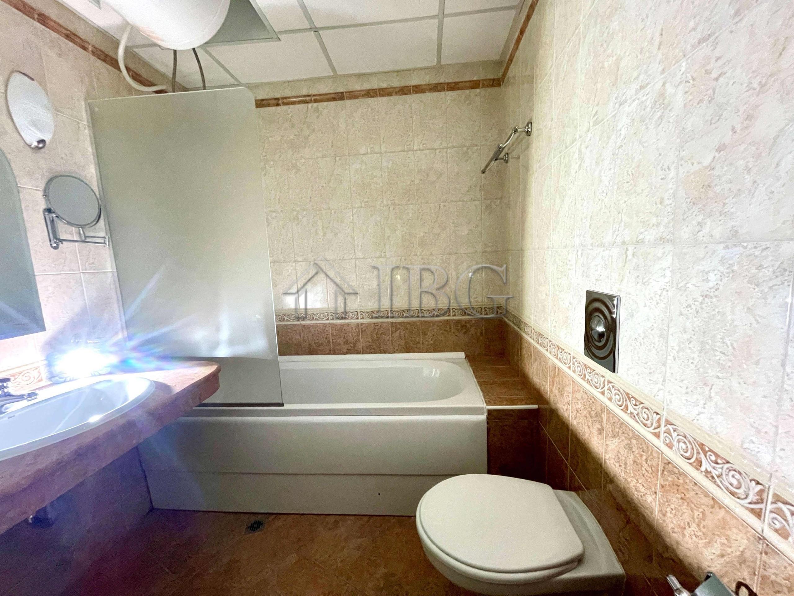 Spacious 1-Bedroom Apartment with Sea View Sunset Resort, Pomorie — photo 14 of 14
