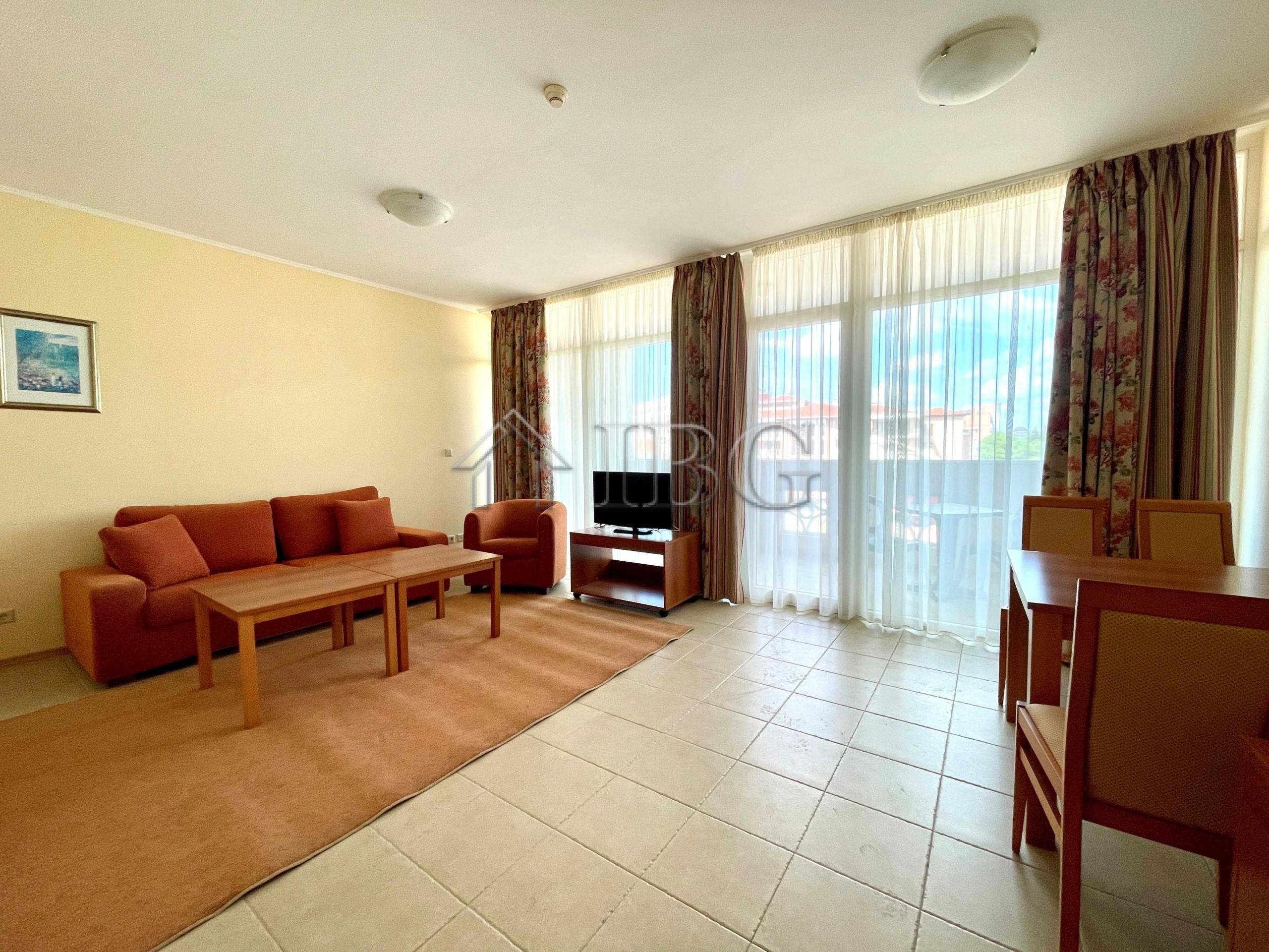 Spacious 1-Bedroom Apartment with Sea View Sunset Resort, Pomorie — photo 3