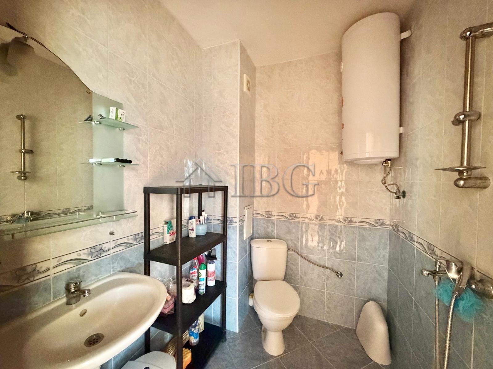 Spacious 1-Bedroom Apartment with Large Terrace Balkan Breeze 2, Sunny Beach — photo 15 of 17