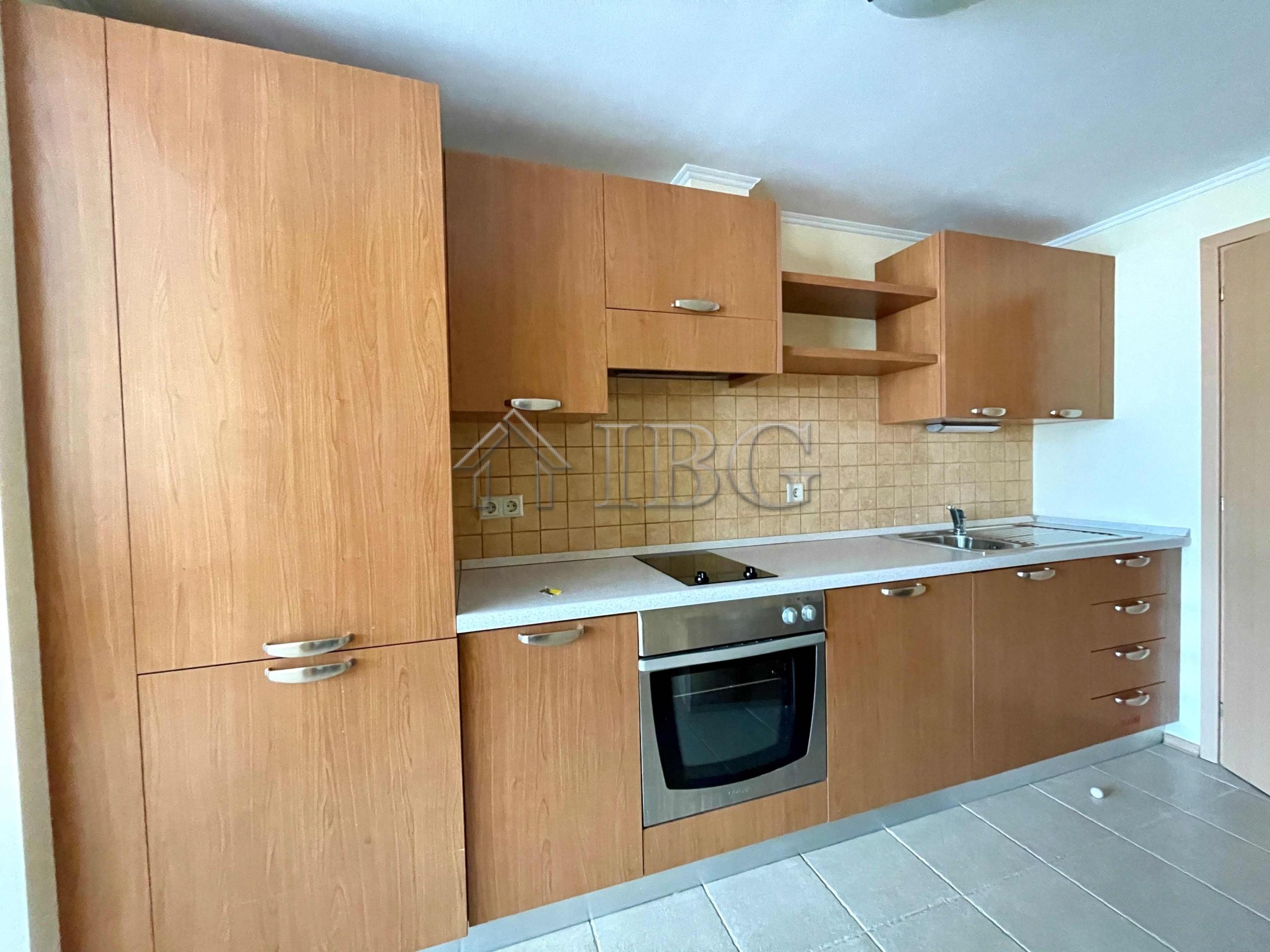 Spacious 1-Bedroom Apartment with Sea View Sunset Resort, Pomorie — photo 9 of 14
