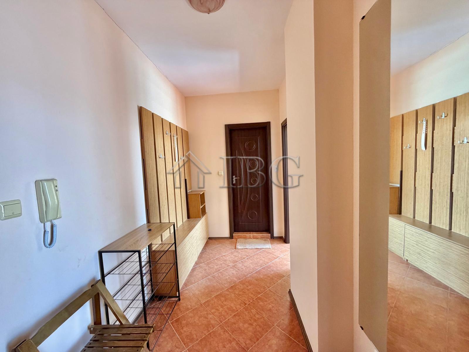 Spacious 1-Bedroom Apartment with Large Terrace Balkan Breeze 2, Sunny Beach — photo 16 of 17