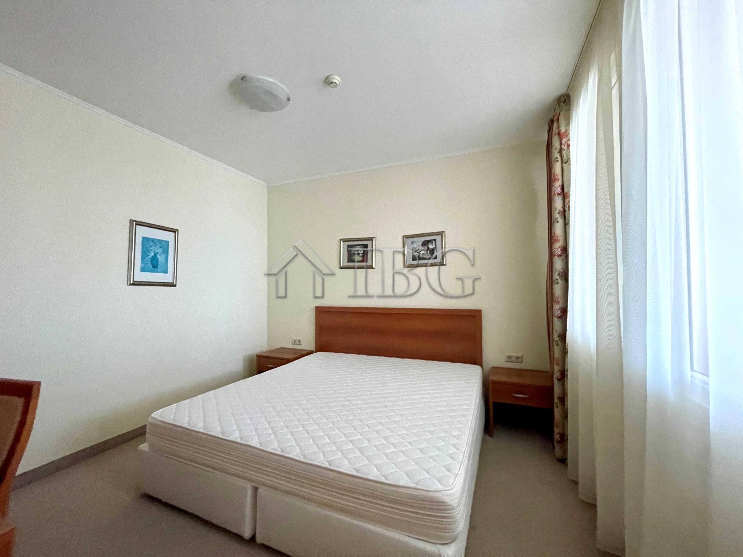 Spacious 1-Bedroom Apartment with Sea View Sunset Resort, Pomorie — photo 10 of 14