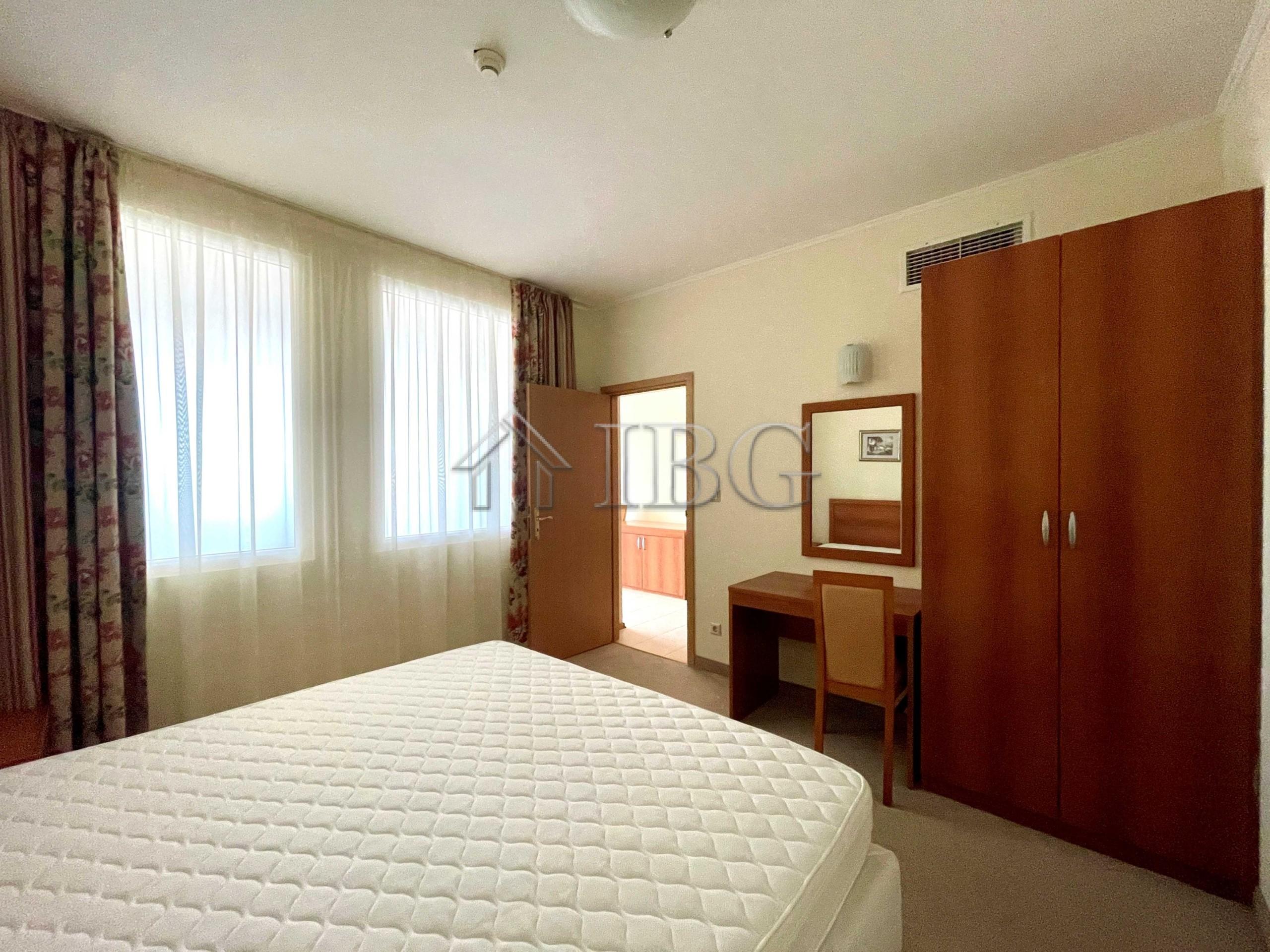 Spacious 1-Bedroom Apartment with Sea View Sunset Resort, Pomorie — photo 12 of 14