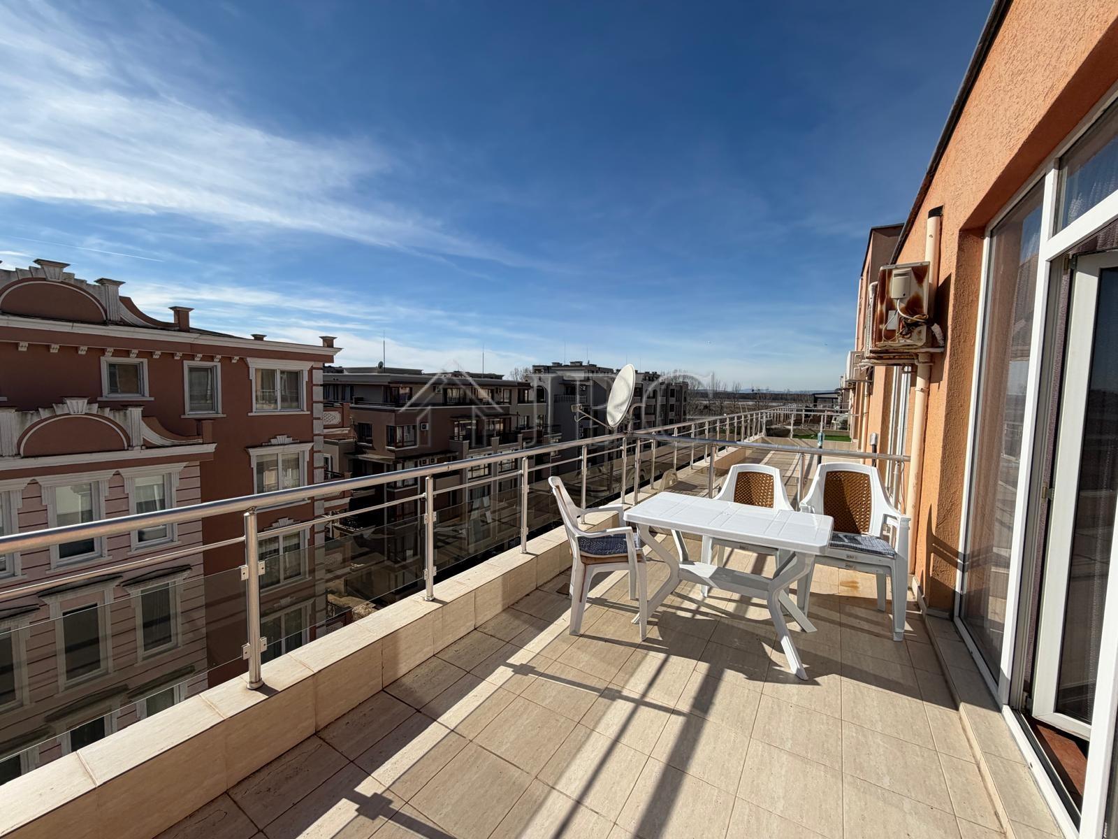 Spacious 1-Bedroom Apartment with Large Terrace Balkan Breeze 2, Sunny Beach — photo 4 of 17