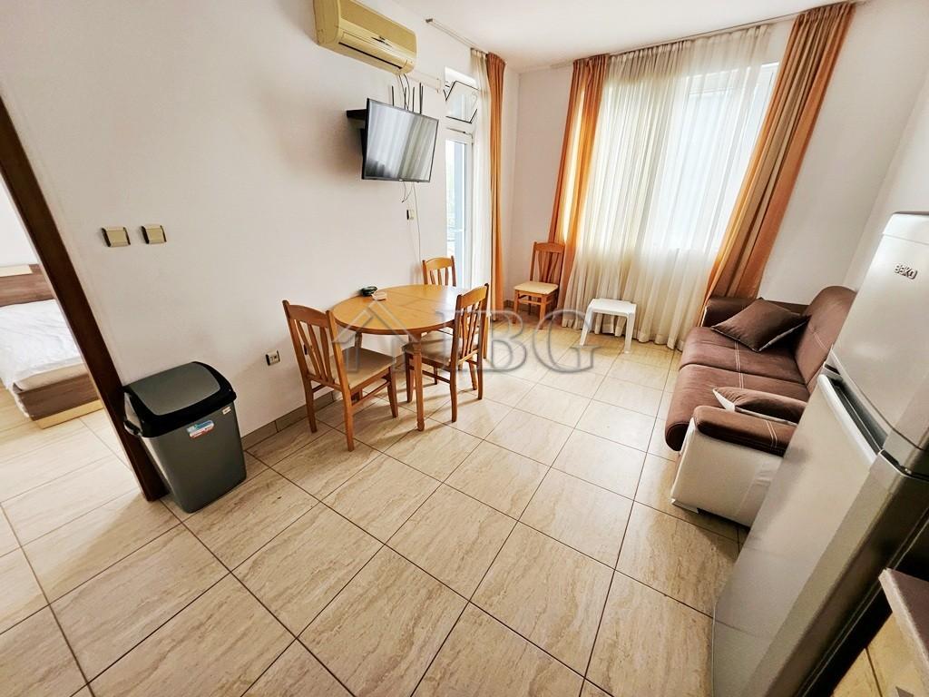 Reduced Price! Furnished 2-Bedroom Apartment with Pool View Sunny Day 3, Sunny Beach — photo 8 of 25