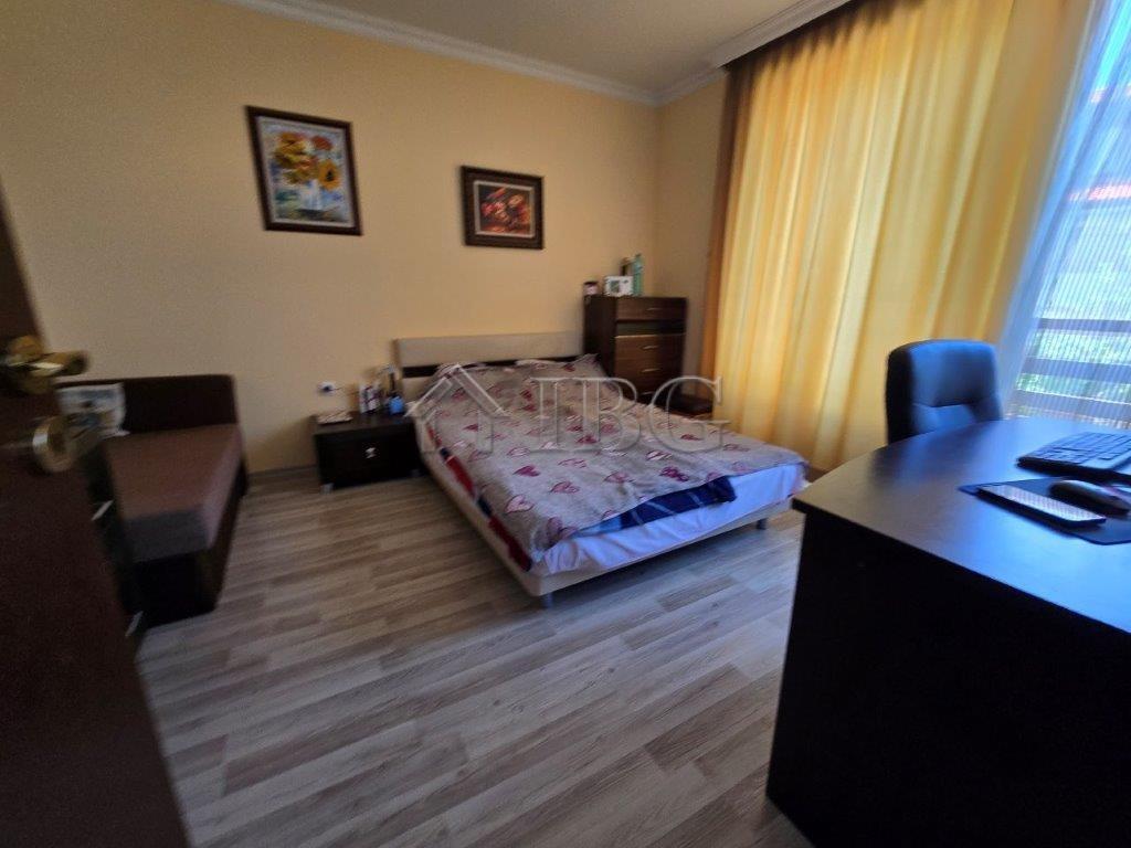 Urgent Sale! 1-Bedroom Apartment with Direct Pool Access in Sirena Complex, Sveti Vlas — photo 10 of 22