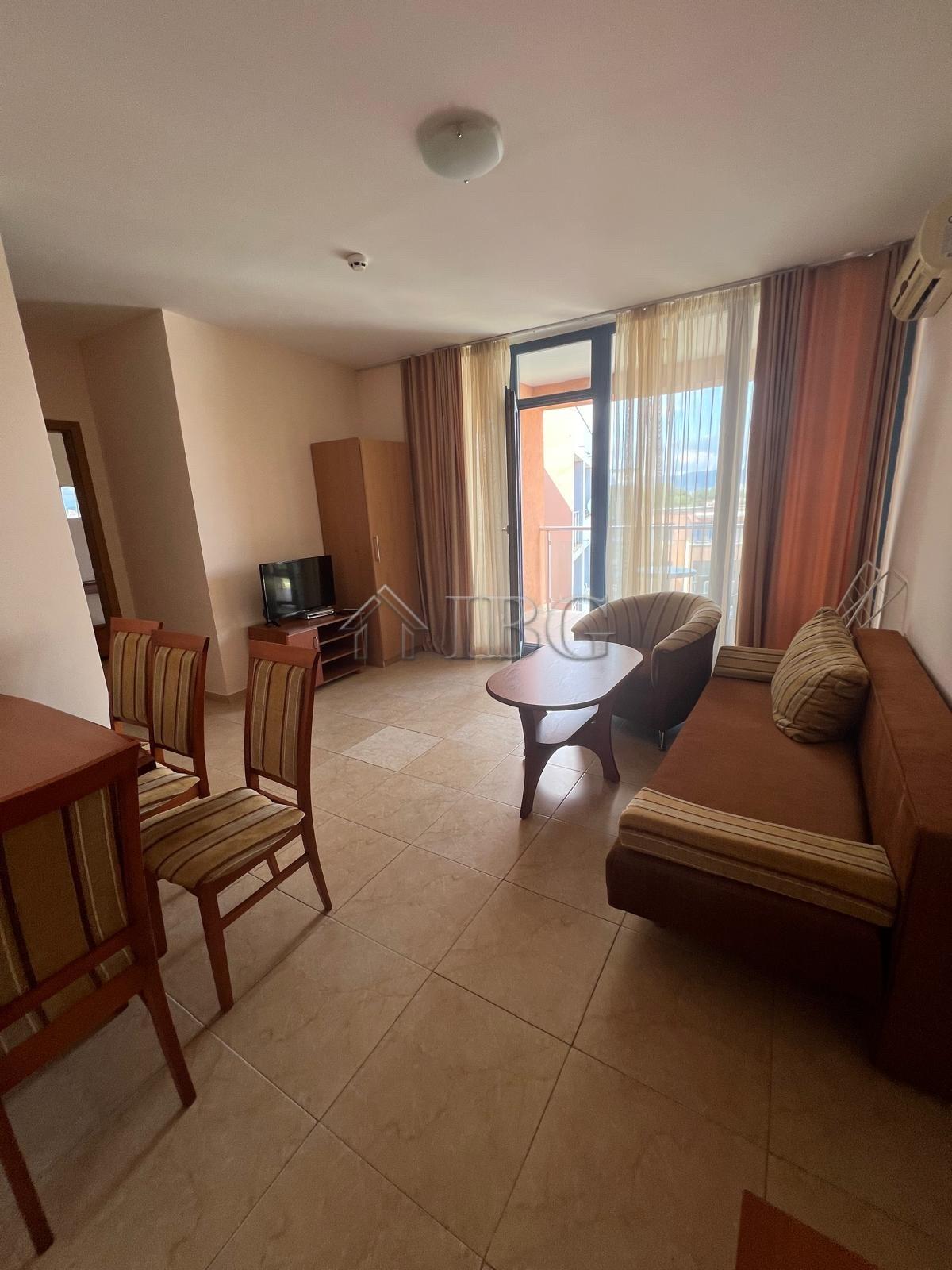 Spacious 1-Bedroom Apartment in Trakia Plaza, Sunny Beach — photo 2