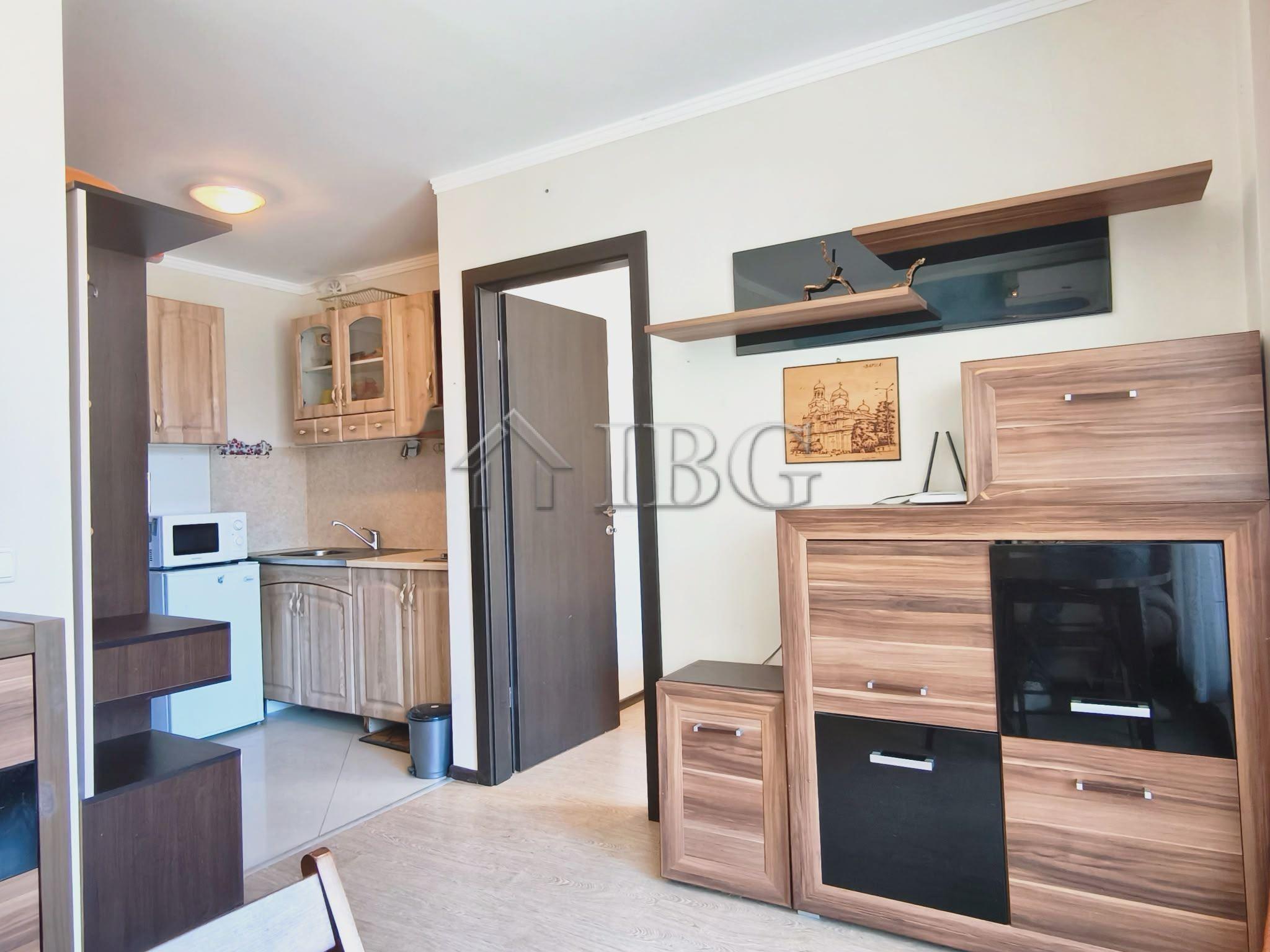 Furnished 1-Bedroom Apartment South Bay, Sveti Vlas — photo 4 of 14