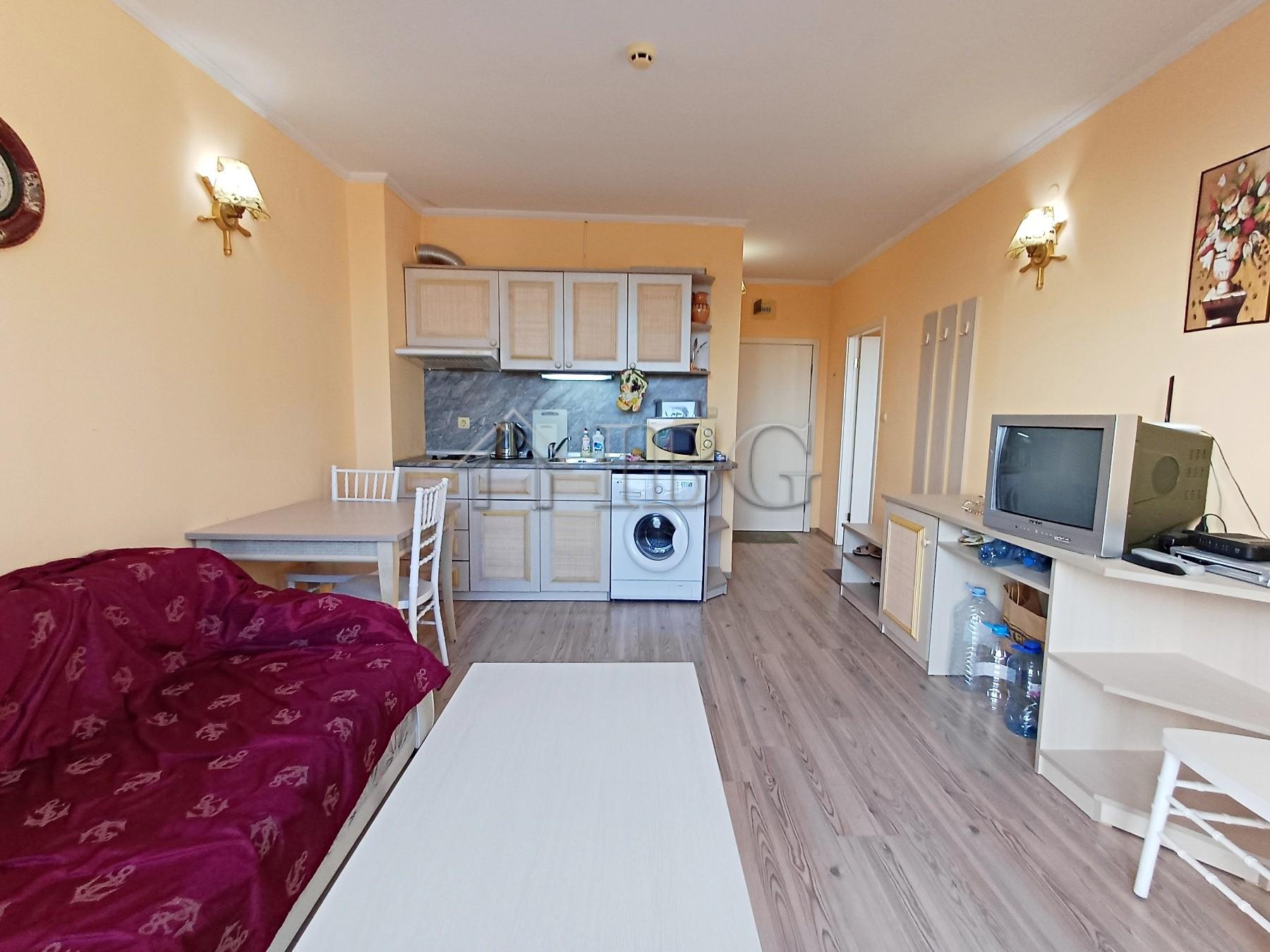 1-Bedroom Apartment Near the Beach Victoria Residence, Sunny Beach — photo 2