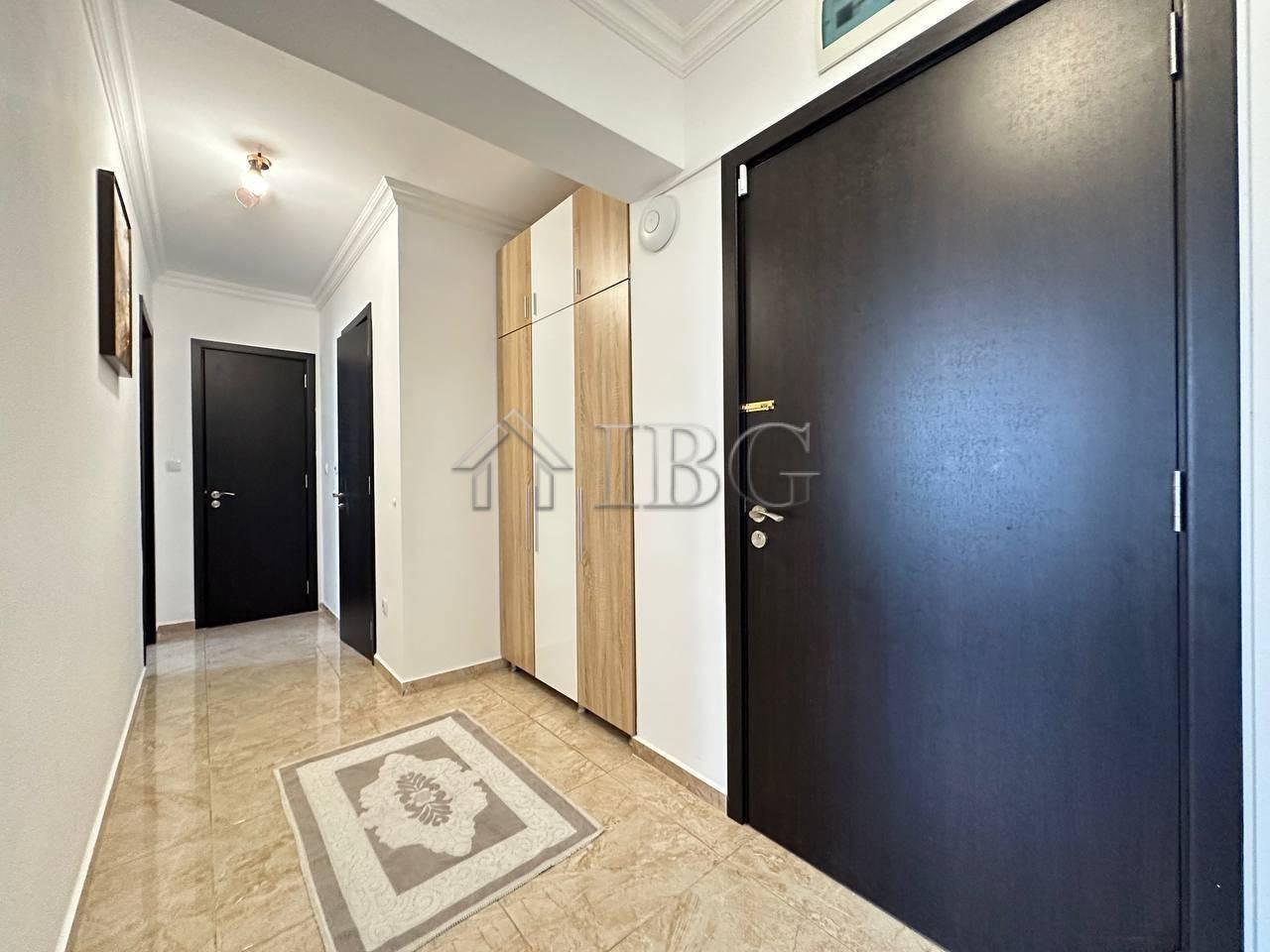 2-Bedroom Apartment with Sea View Admiral, Sveti Vlas — photo 13 of 25