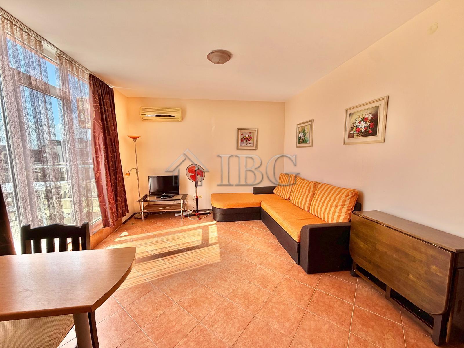 Spacious 1-Bedroom Apartment with Large Terrace Balkan Breeze 2, Sunny Beach — photo 7 of 17