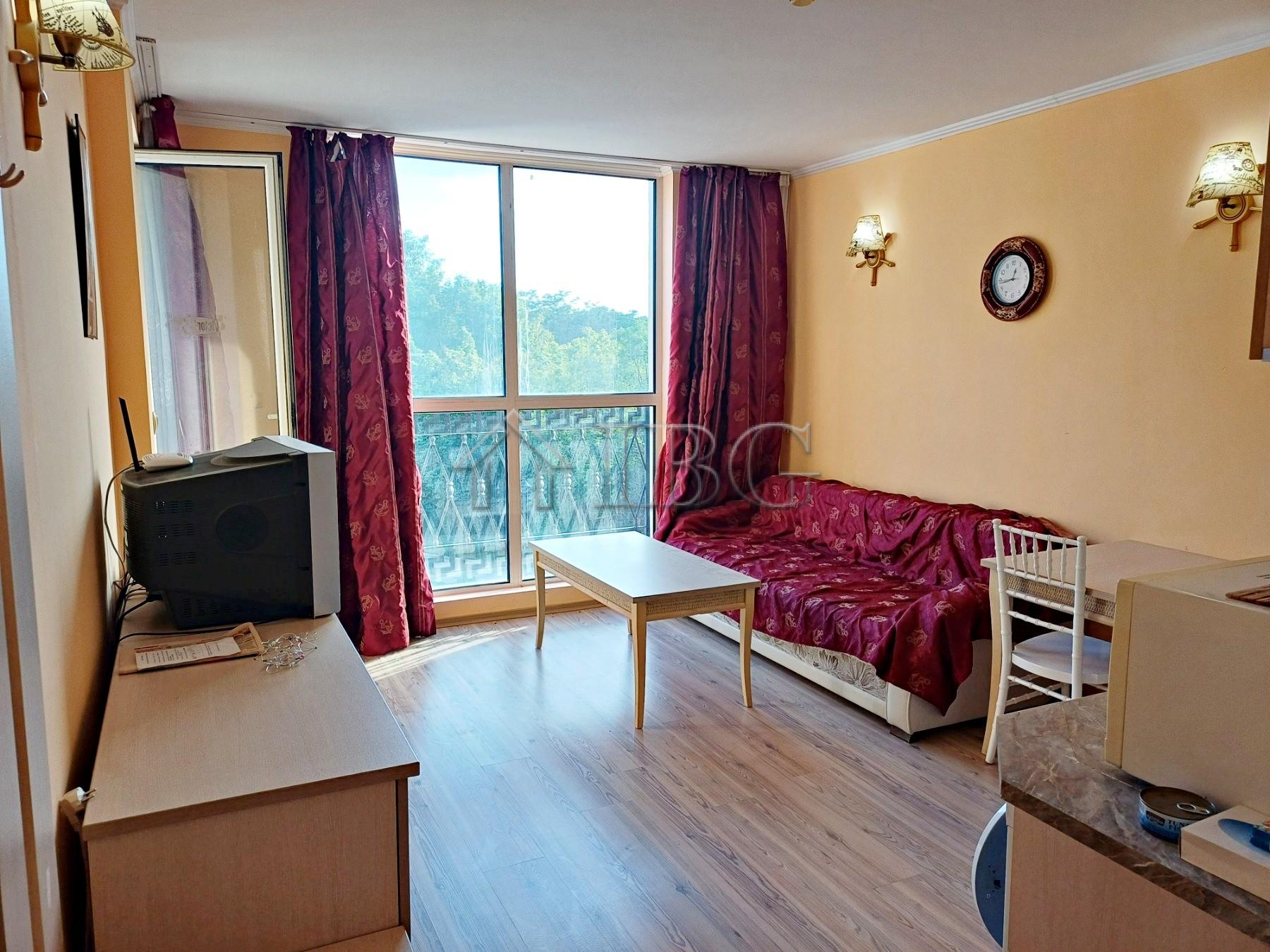 1-Bedroom Apartment Near the Beach Victoria Residence, Sunny Beach — photo 10 of 20