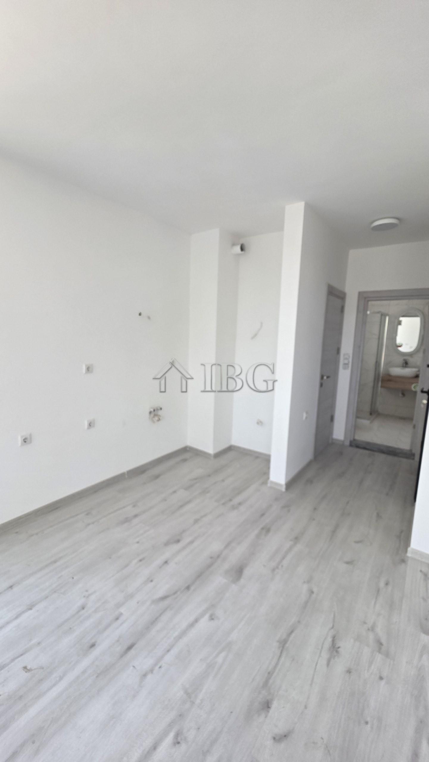 New Studio with Balcony La Mer Silver Residence-1, Sunny Beach — photo 12 of 24