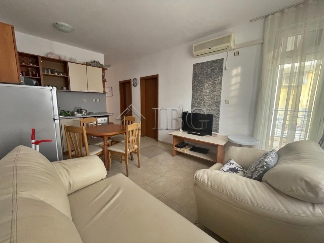 2-Bedroom Apartment with Pool View Sunny Day 3, Sunny Beach — photo 9 of 21
