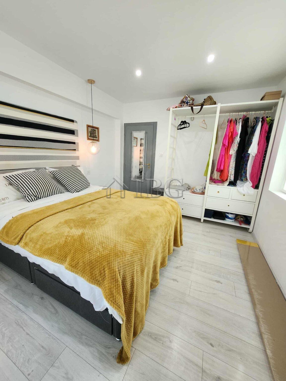 Renovated 2-Bedroom Apartment with Pool View in Sea Dreams, Sveti Vlas — photo 12 of 24