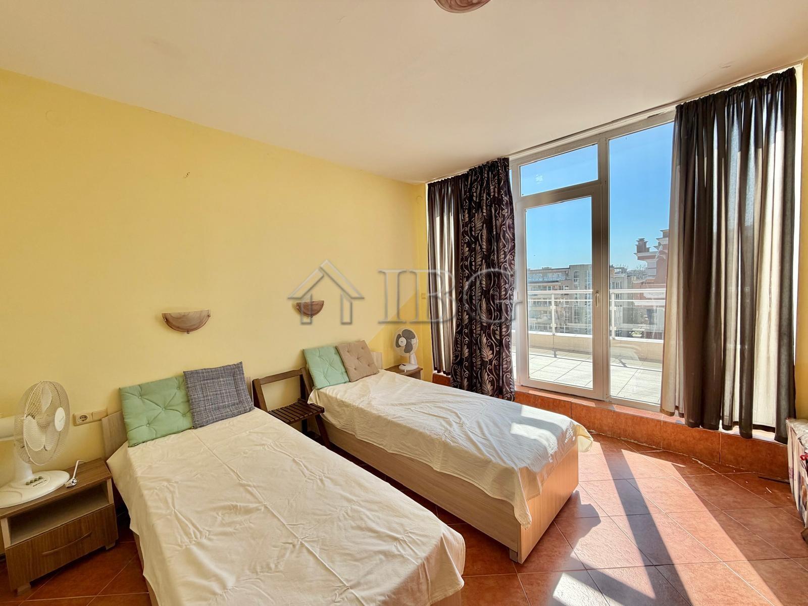 Spacious 1-Bedroom Apartment with Large Terrace Balkan Breeze 2, Sunny Beach — photo 12 of 17