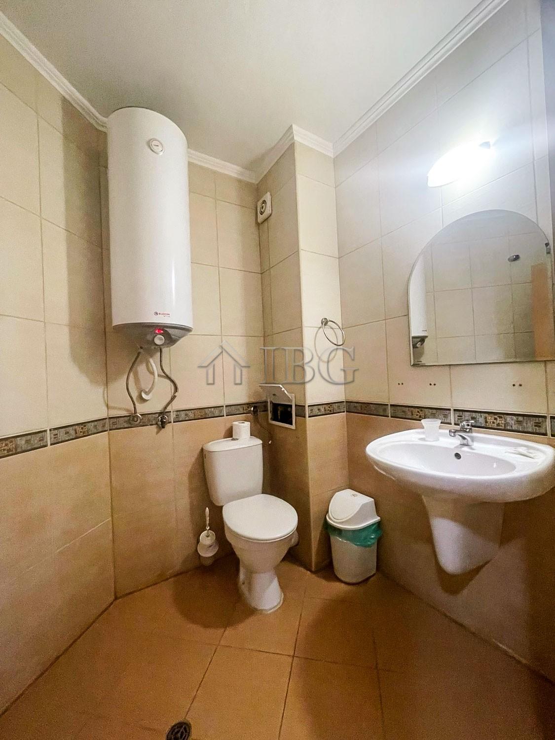 Spacious 2-Bedroom Apartment in the Heart of Sunny Beach Central Plaza — photo 11 of 15