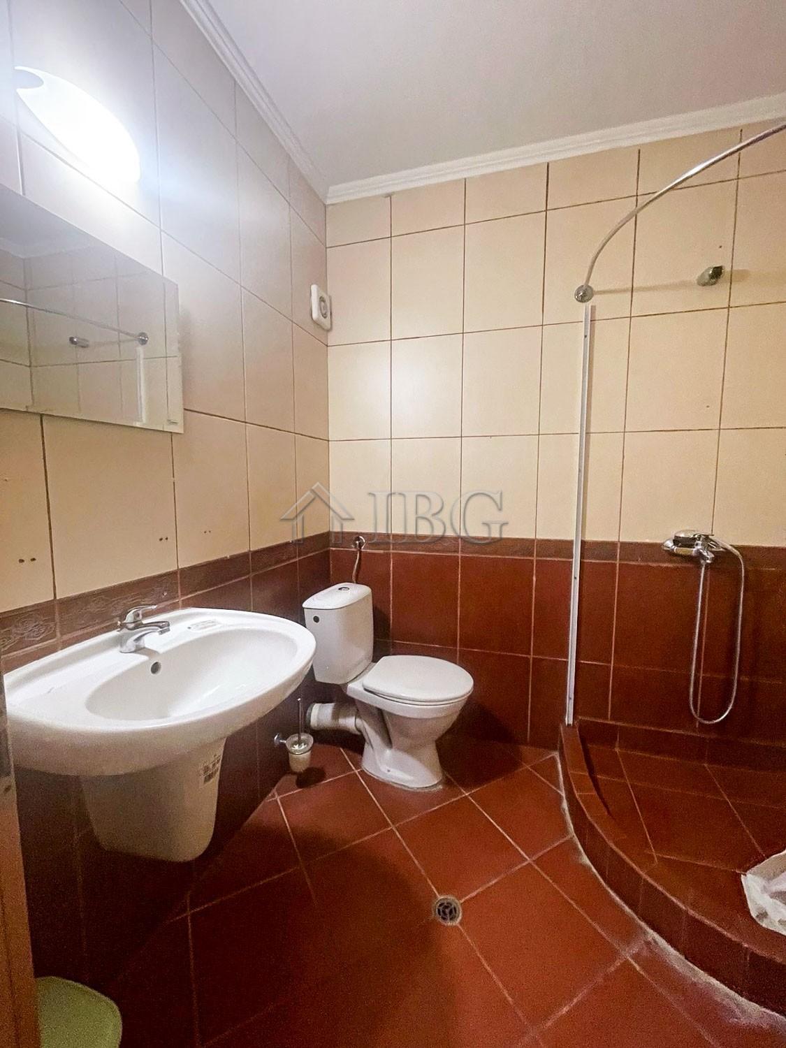 Spacious 2-Bedroom Apartment in the Heart of Sunny Beach Central Plaza — photo 12 of 15