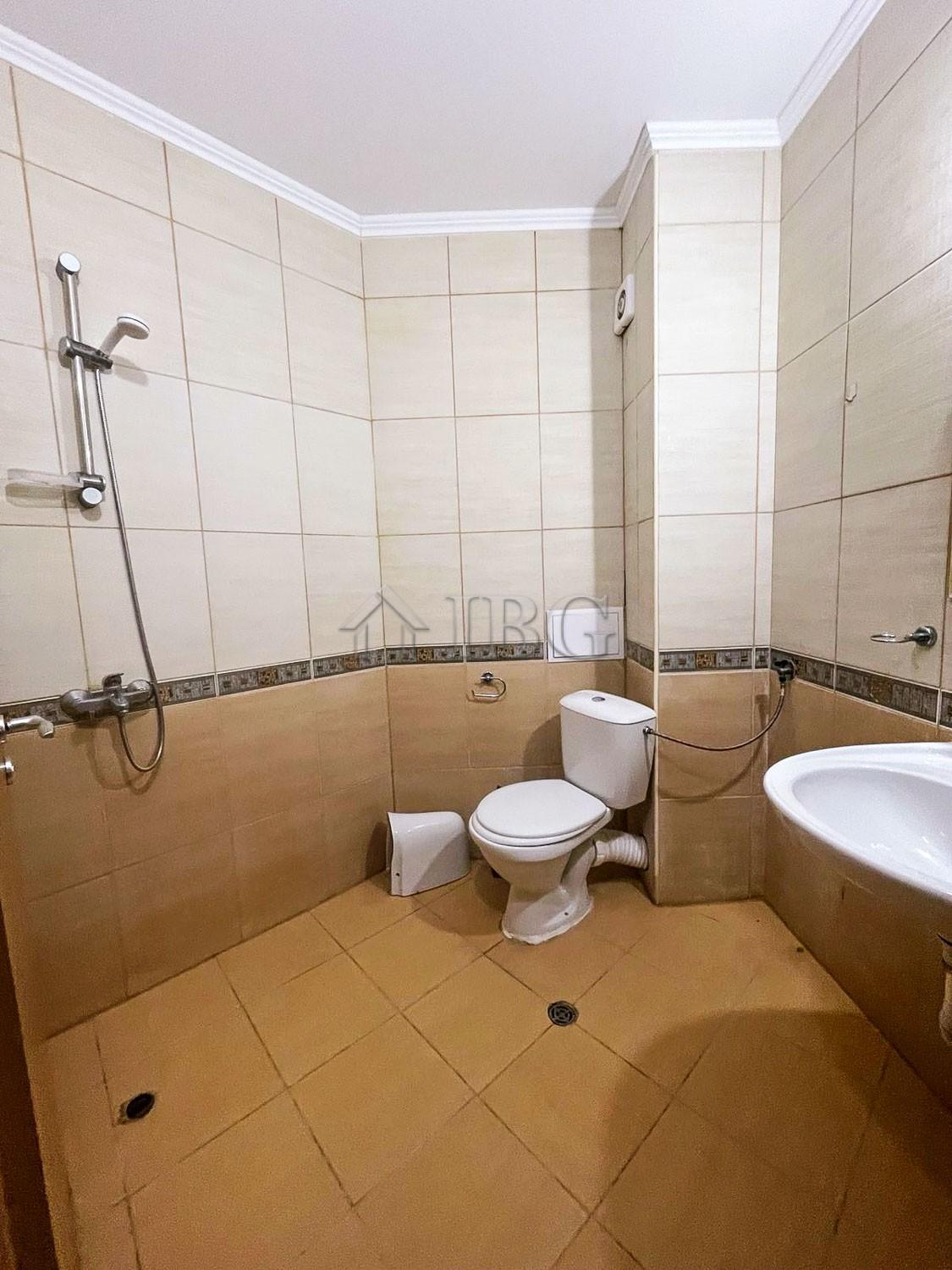 Spacious 2-Bedroom Apartment with 2 Bathrooms Central Plaza, Sunny Beach — photo 15 of 16