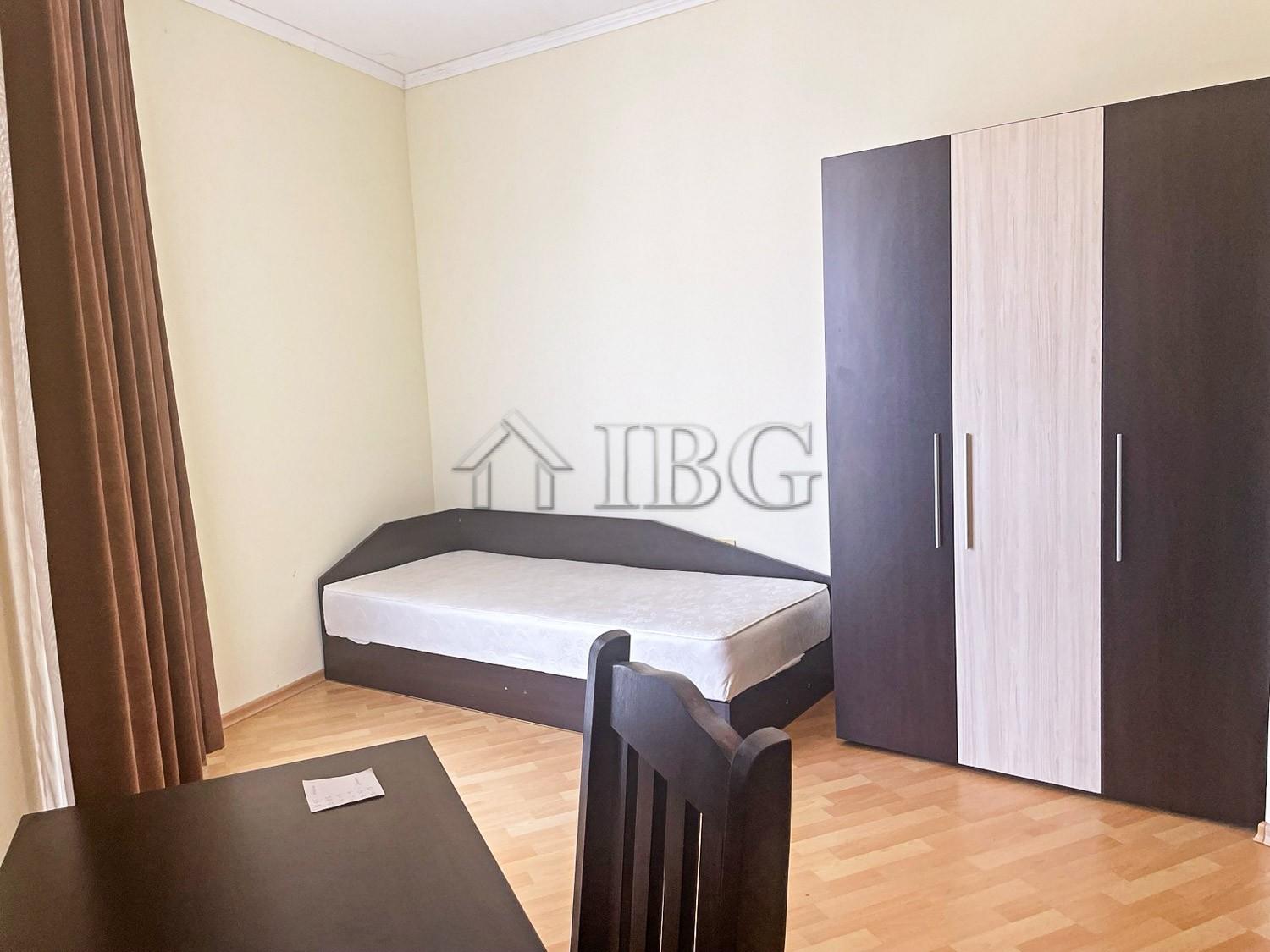 Spacious 2-Bedroom Apartment with 2 Bathrooms Central Plaza, Sunny Beach — photo 8 of 16