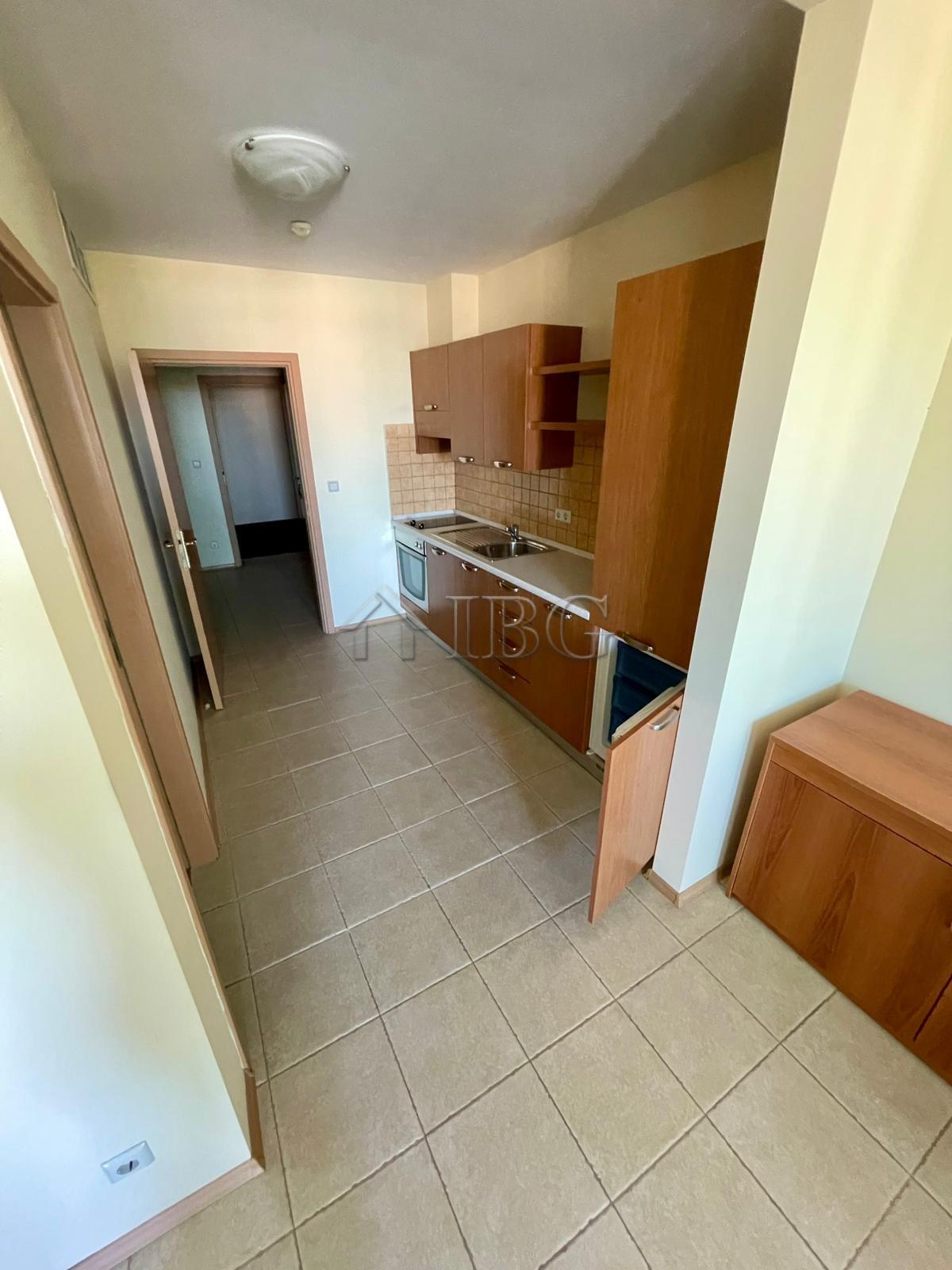 1-Bedroom Apartment Sunset Resort, Pomorie First Line to the Beach — photo 8 of 14