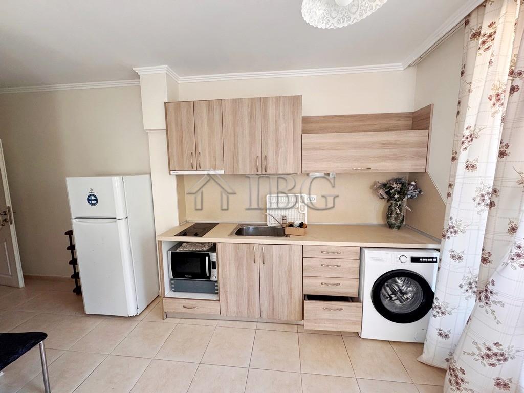1-Bedroom Apartment with Pool View Persani 3, Sunny Beach — photo 6 of 16
