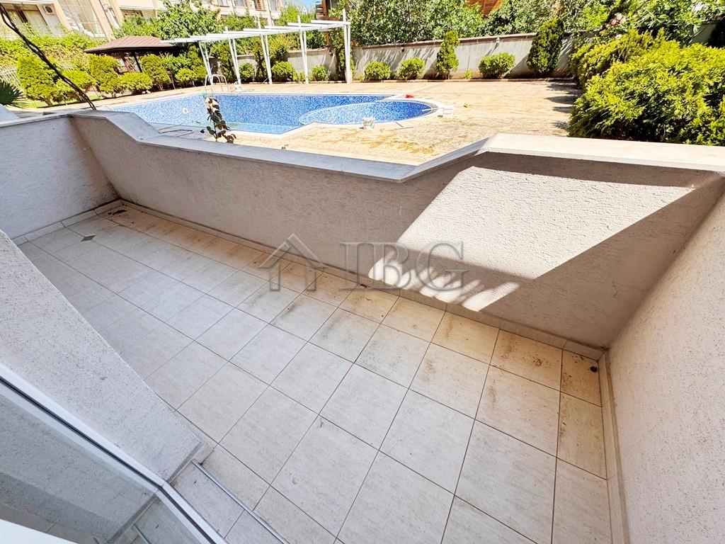 1-Bedroom Apartment with Pool View Persani 3, Sunny Beach — photo 12 of 16