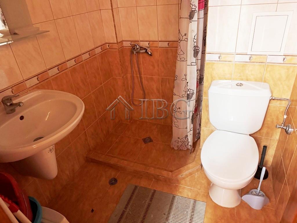 Furnished 1-Bedroom Apartment with Pool View Yalta, Sveti Vlas — photo 13 of 19