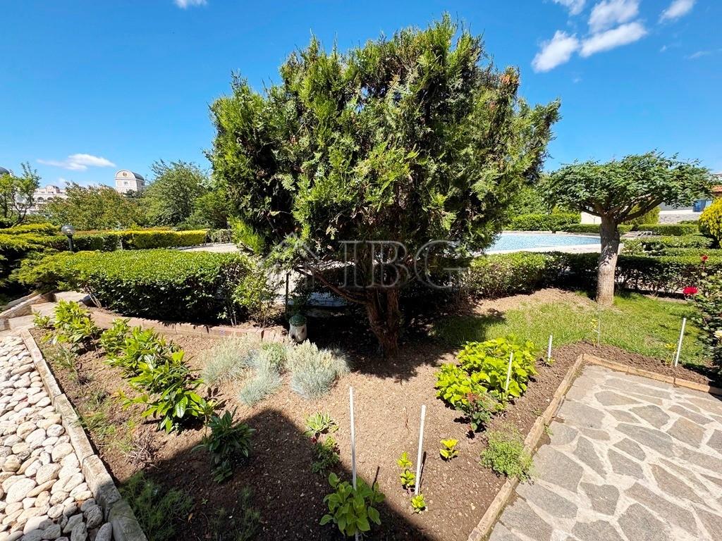 Furnished 1-Bedroom Apartment with Pool View Yalta, Sveti Vlas — photo 3