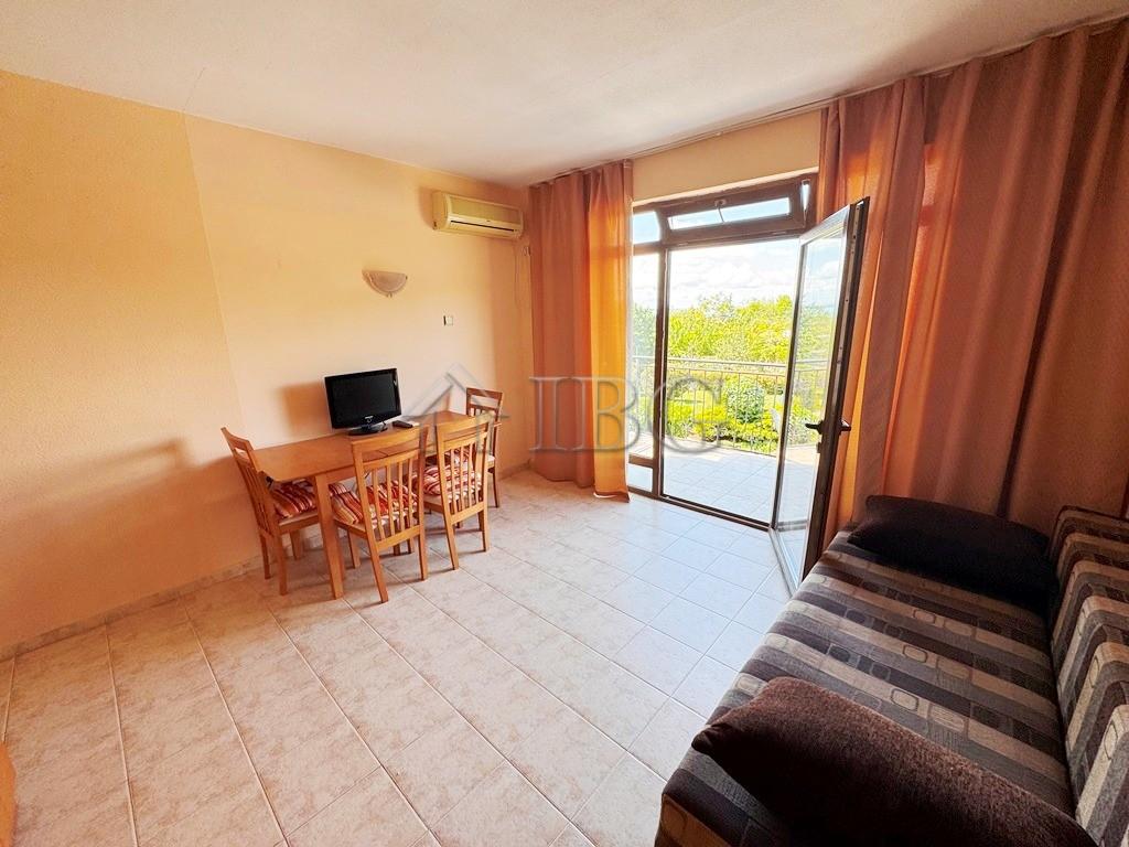 1-Bedroom Apartment with Pool View Yalta, Sveti Vlas — photo 6 of 20