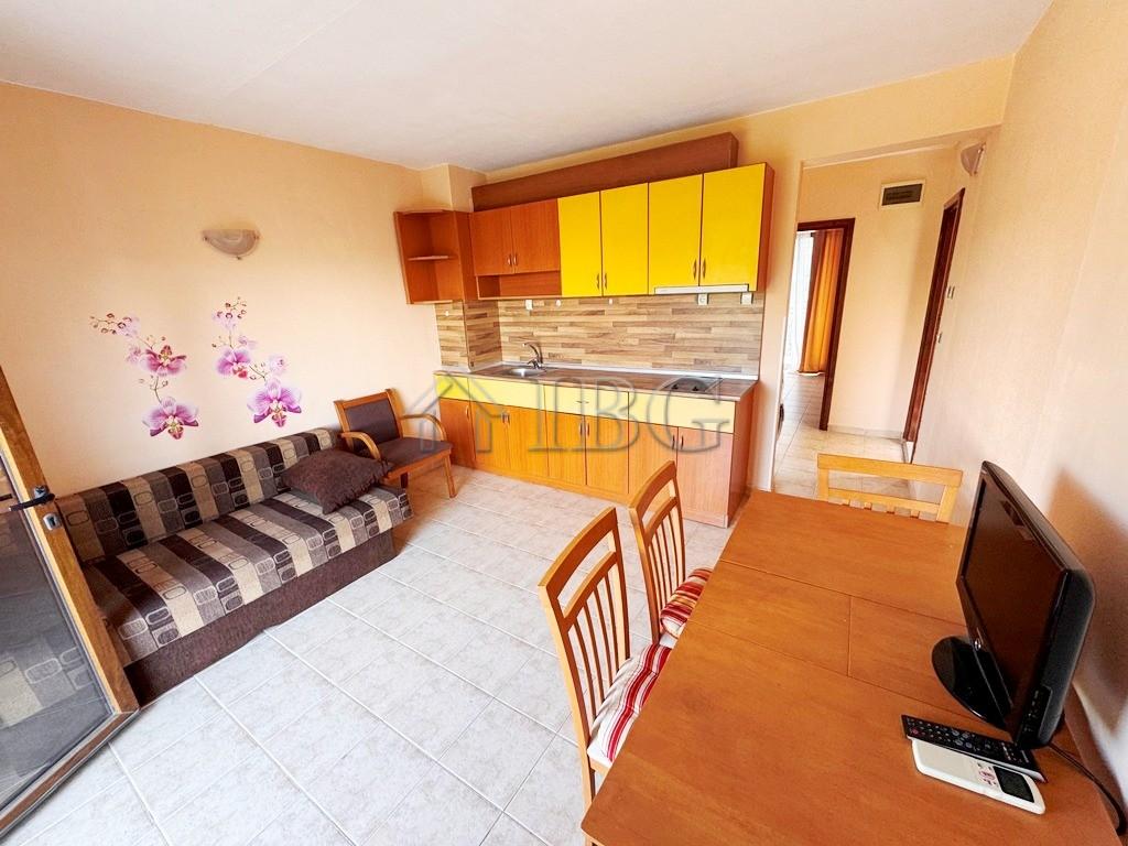 1-Bedroom Apartment with Pool View Yalta, Sveti Vlas — photo 7 of 20