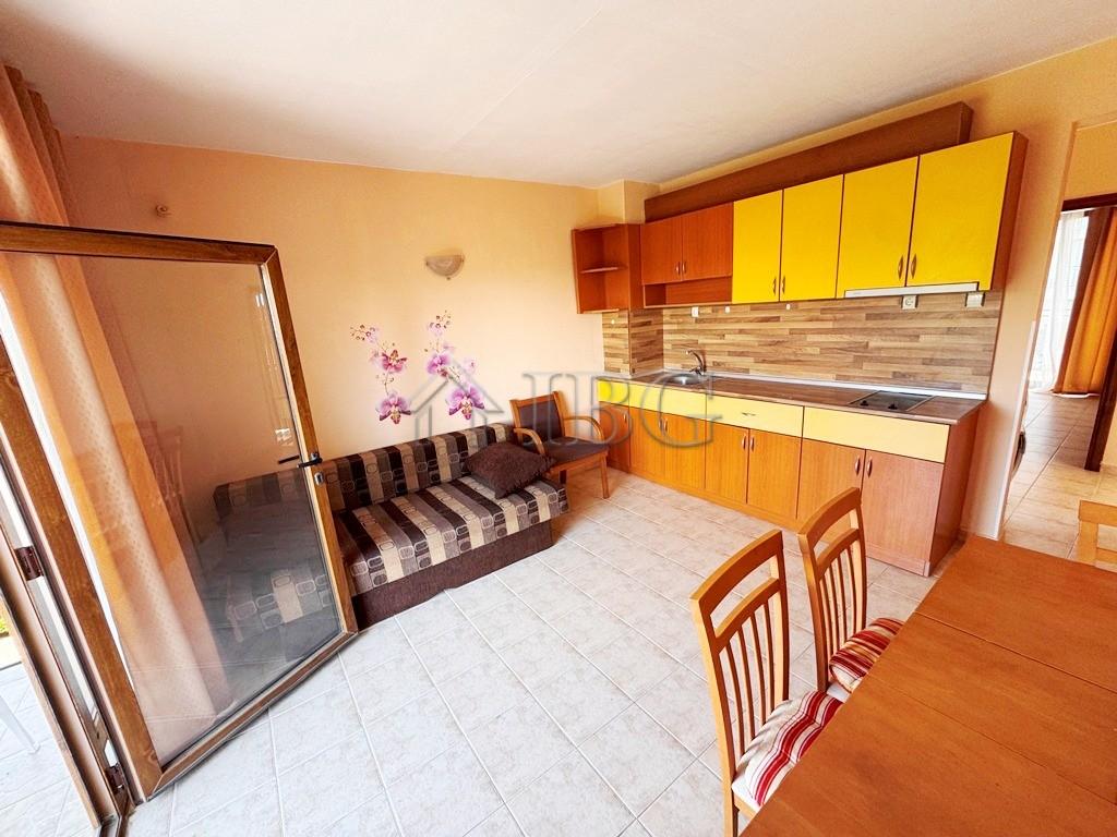 1-Bedroom Apartment with Pool View Yalta, Sveti Vlas — photo 8 of 20