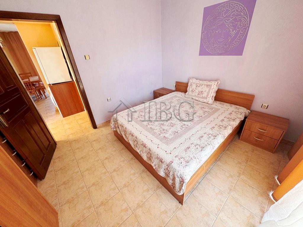 1-Bedroom Apartment with Pool View Yalta, Sveti Vlas — photo 10 of 20