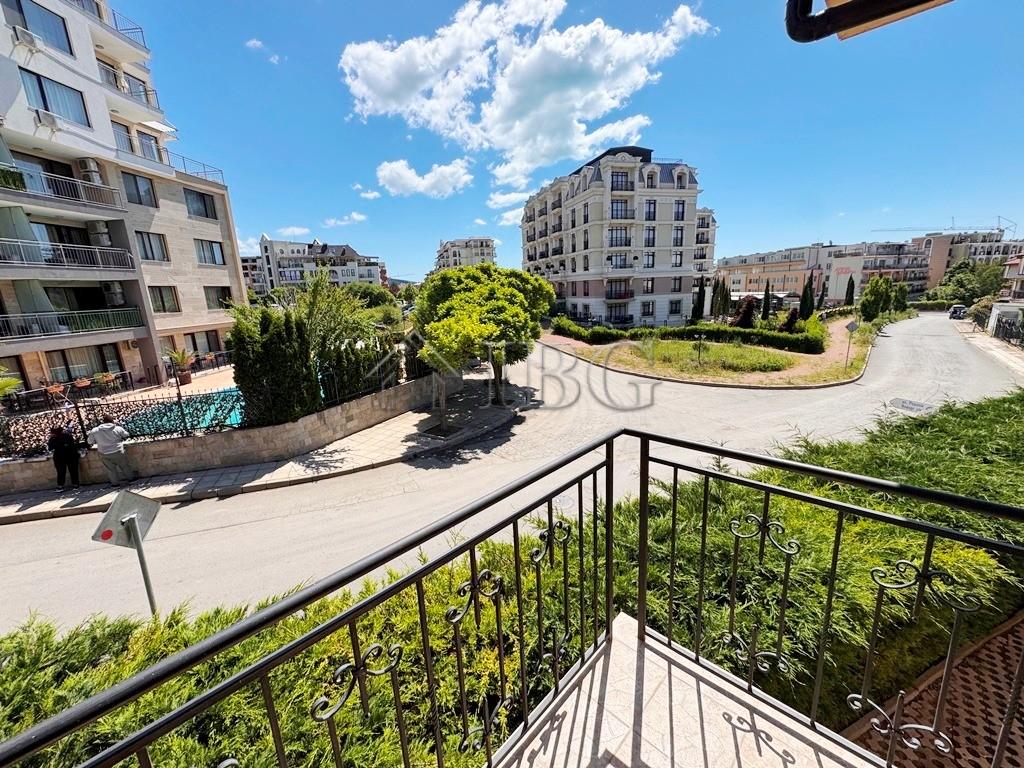 1-Bedroom Apartment with Pool View Yalta, Sveti Vlas — photo 13 of 20