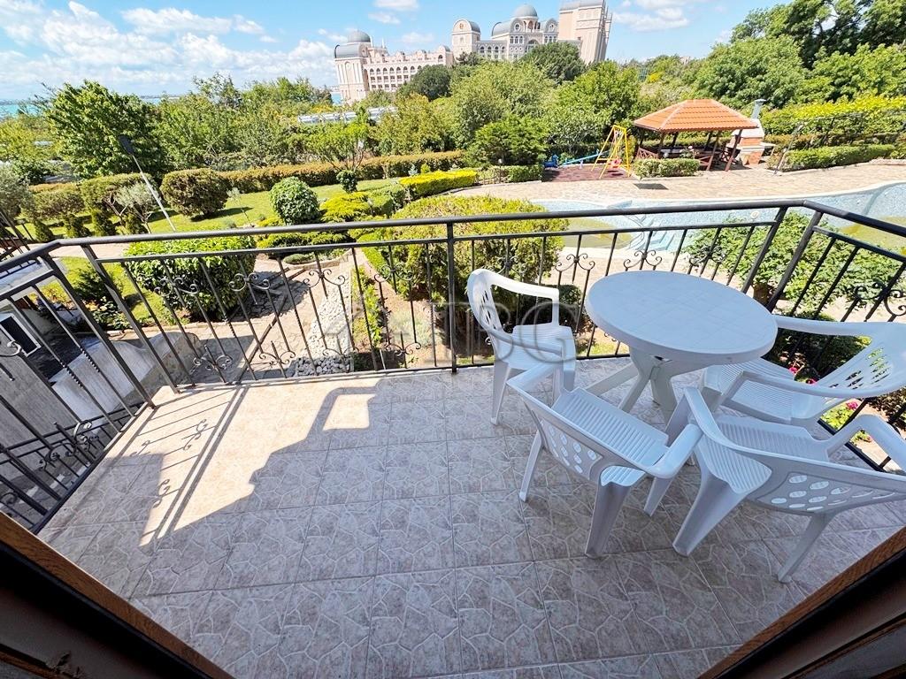 1-Bedroom Apartment with Pool View Yalta, Sveti Vlas — photo 14 of 20