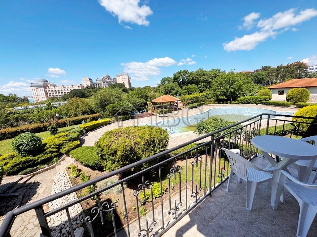 1-Bedroom Apartment with Pool View Yalta, Sveti Vlas — photo 15 of 20
