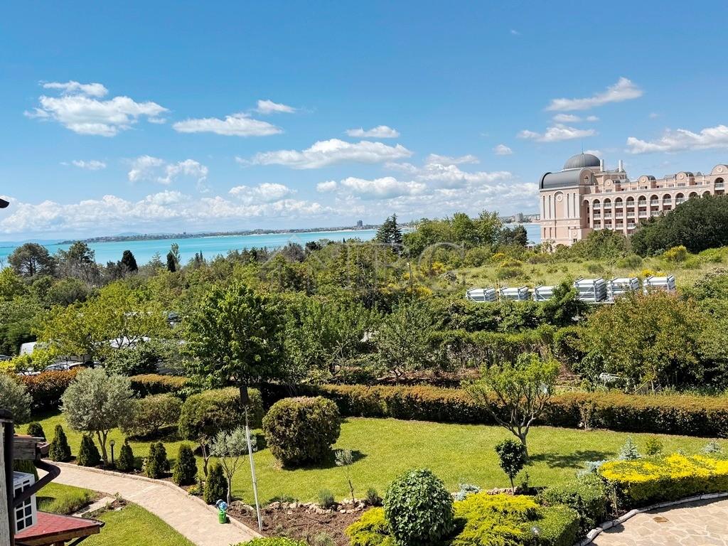 2-Bedroom Apartment with Sea View Yalta, Sveti Vlas — photo 8 of 24