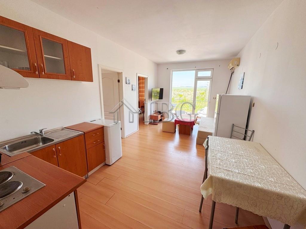 Furnished 2-Bedroom Apartment with Lake View in Sunny Day 4, Sunny Beach — Sunny Beach