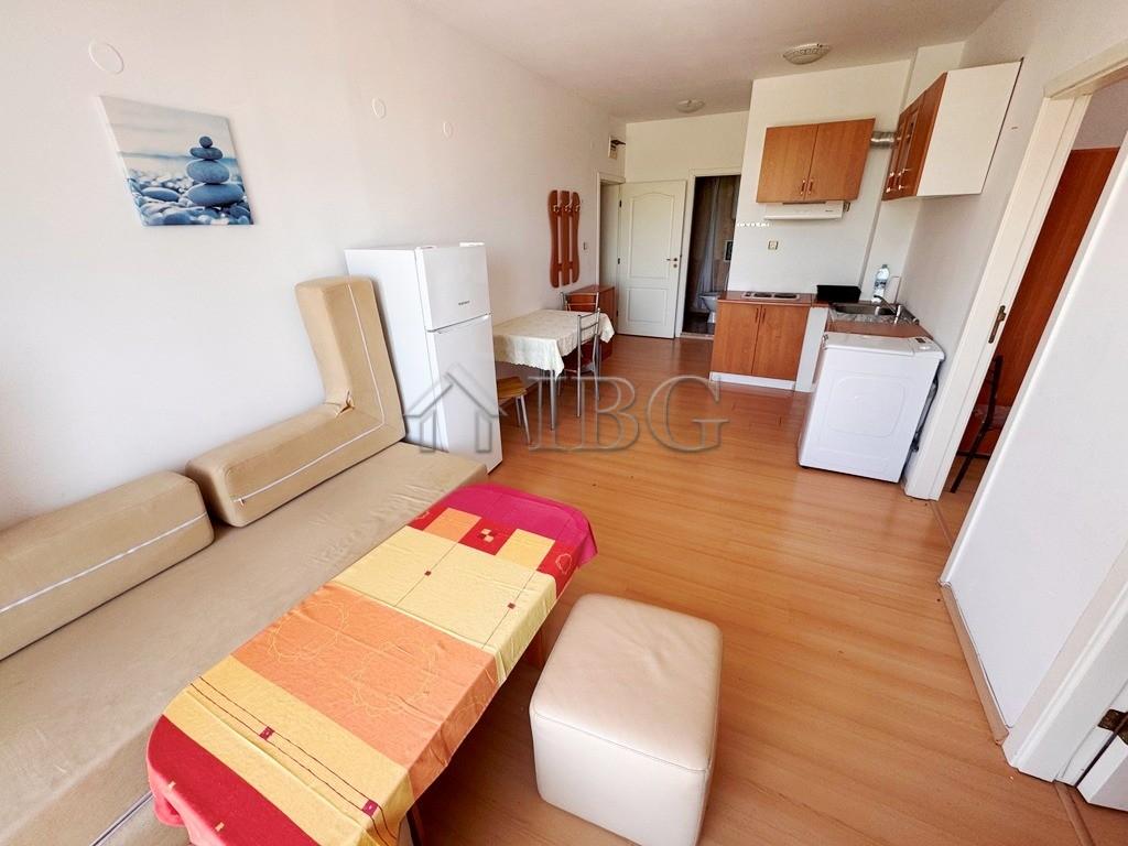 Furnished 2-Bedroom Apartment with Lake View in Sunny Day 4, Sunny Beach — photo 2