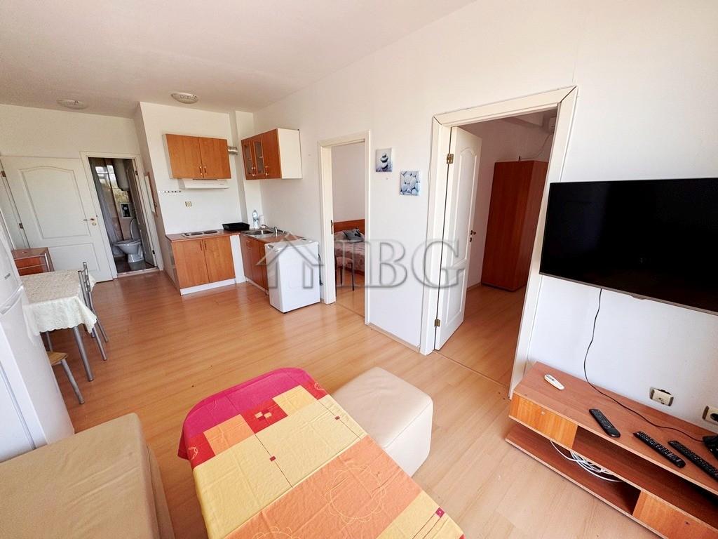 Furnished 2-Bedroom Apartment with Lake View in Sunny Day 4, Sunny Beach — photo 17 of 19