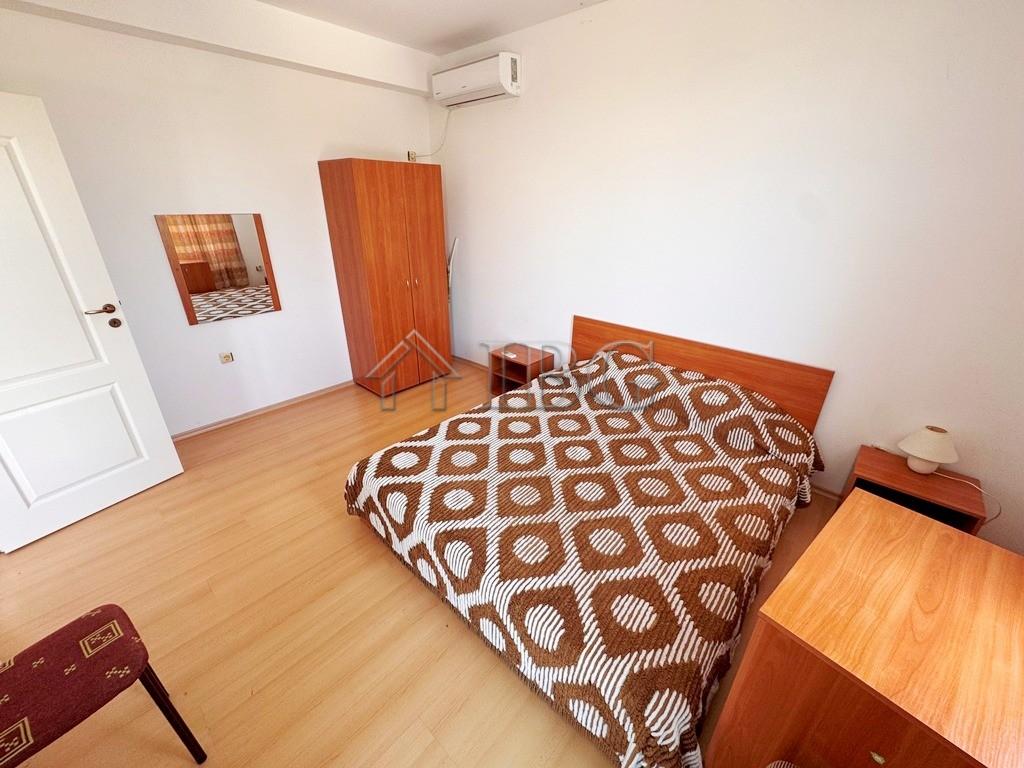Furnished 2-Bedroom Apartment with Lake View in Sunny Day 4, Sunny Beach — photo 8 of 19