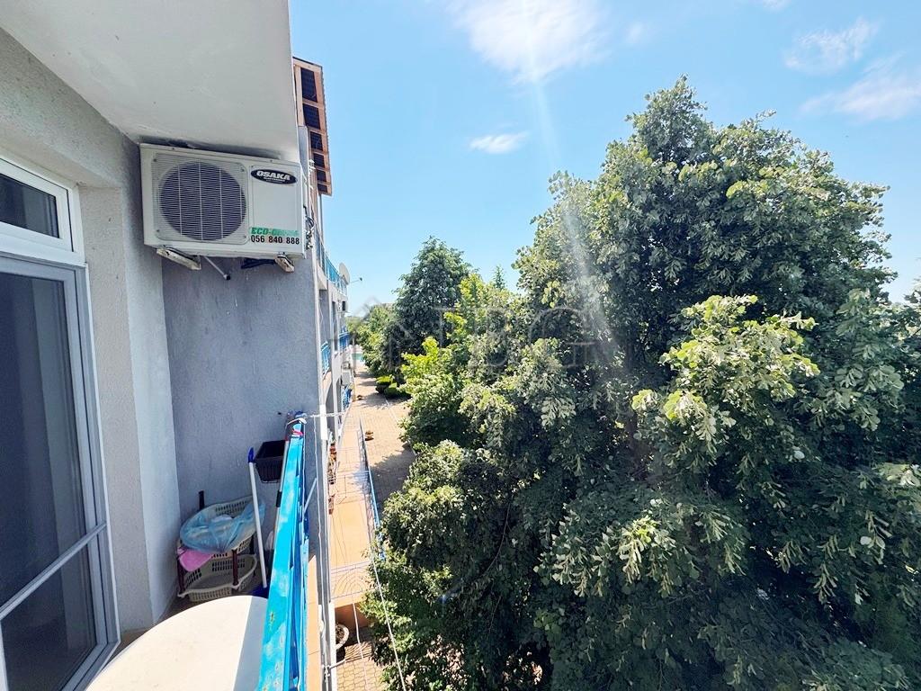 Furnished 2-Bedroom Apartment with Lake View in Sunny Day 4, Sunny Beach — photo 11 of 19